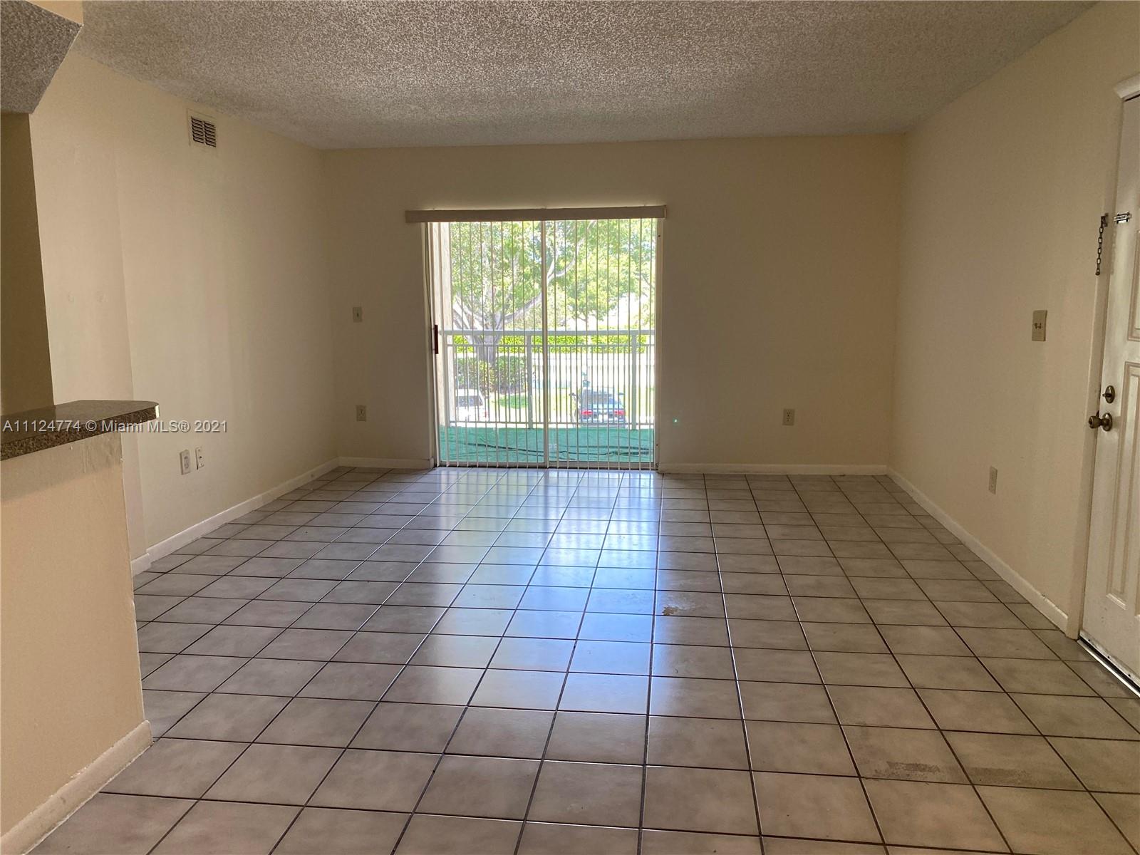 LE CLUB AT OLD CUTLER CON - Residential Lease