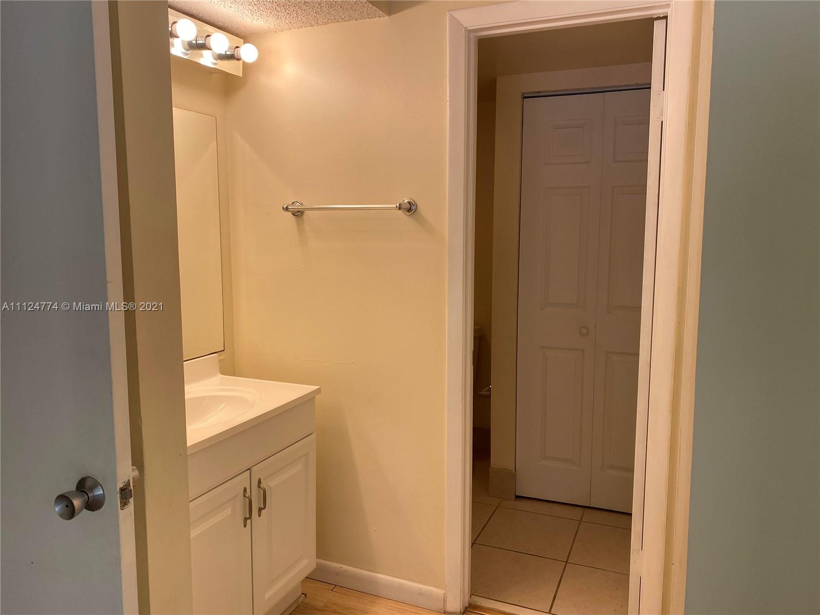 LE CLUB AT OLD CUTLER CON - Residential Lease