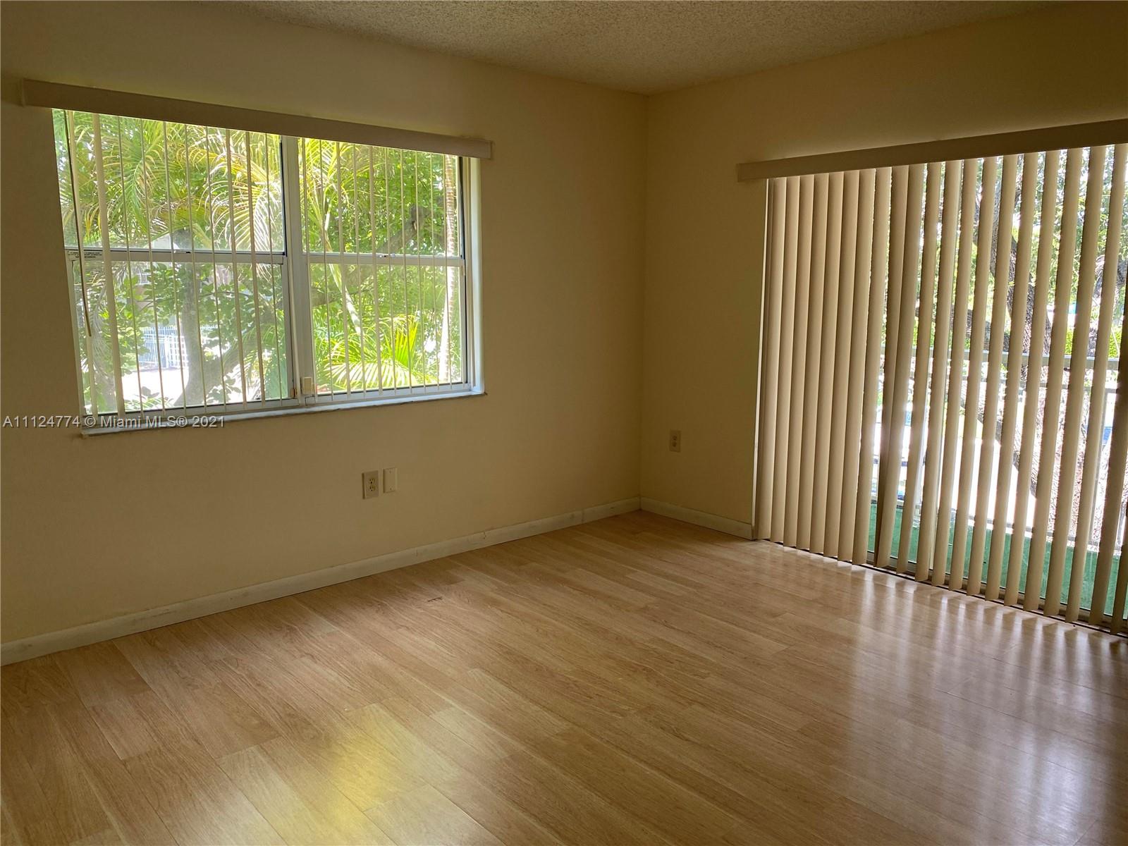 LE CLUB AT OLD CUTLER CON - Residential Lease