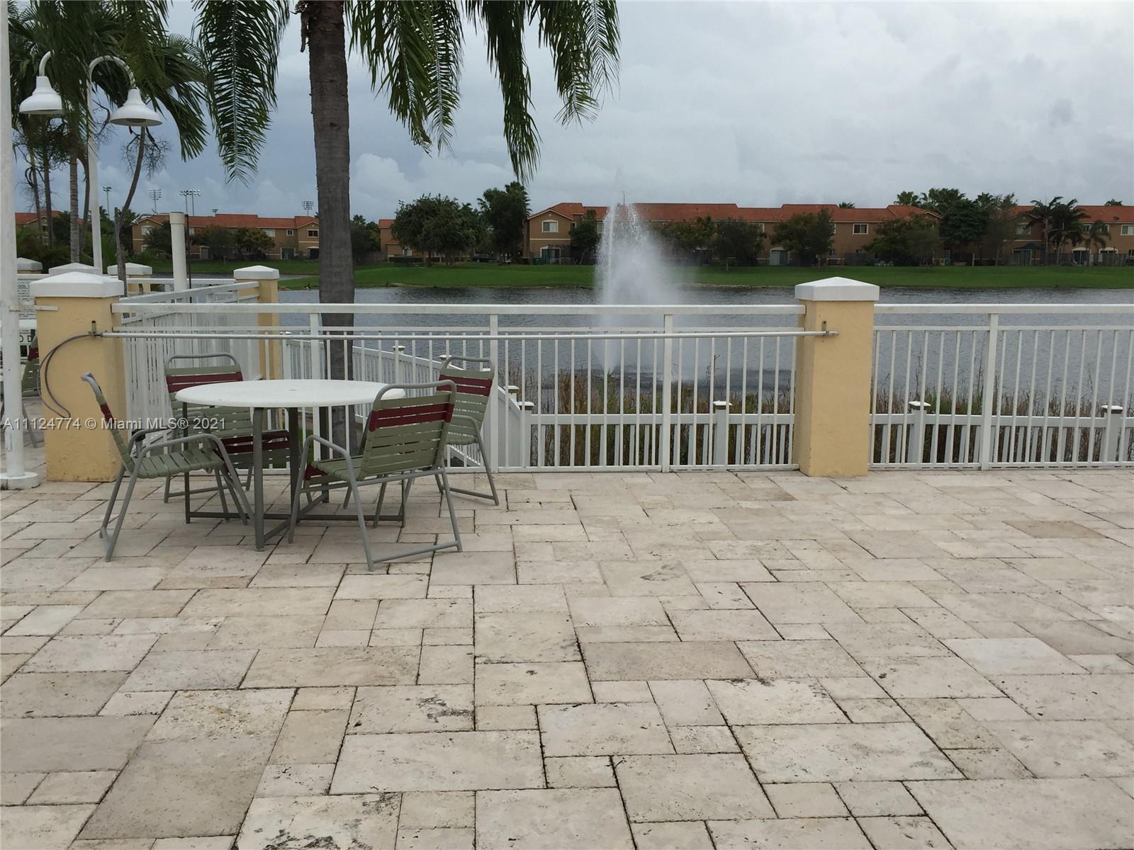 LE CLUB AT OLD CUTLER CON - Residential Lease