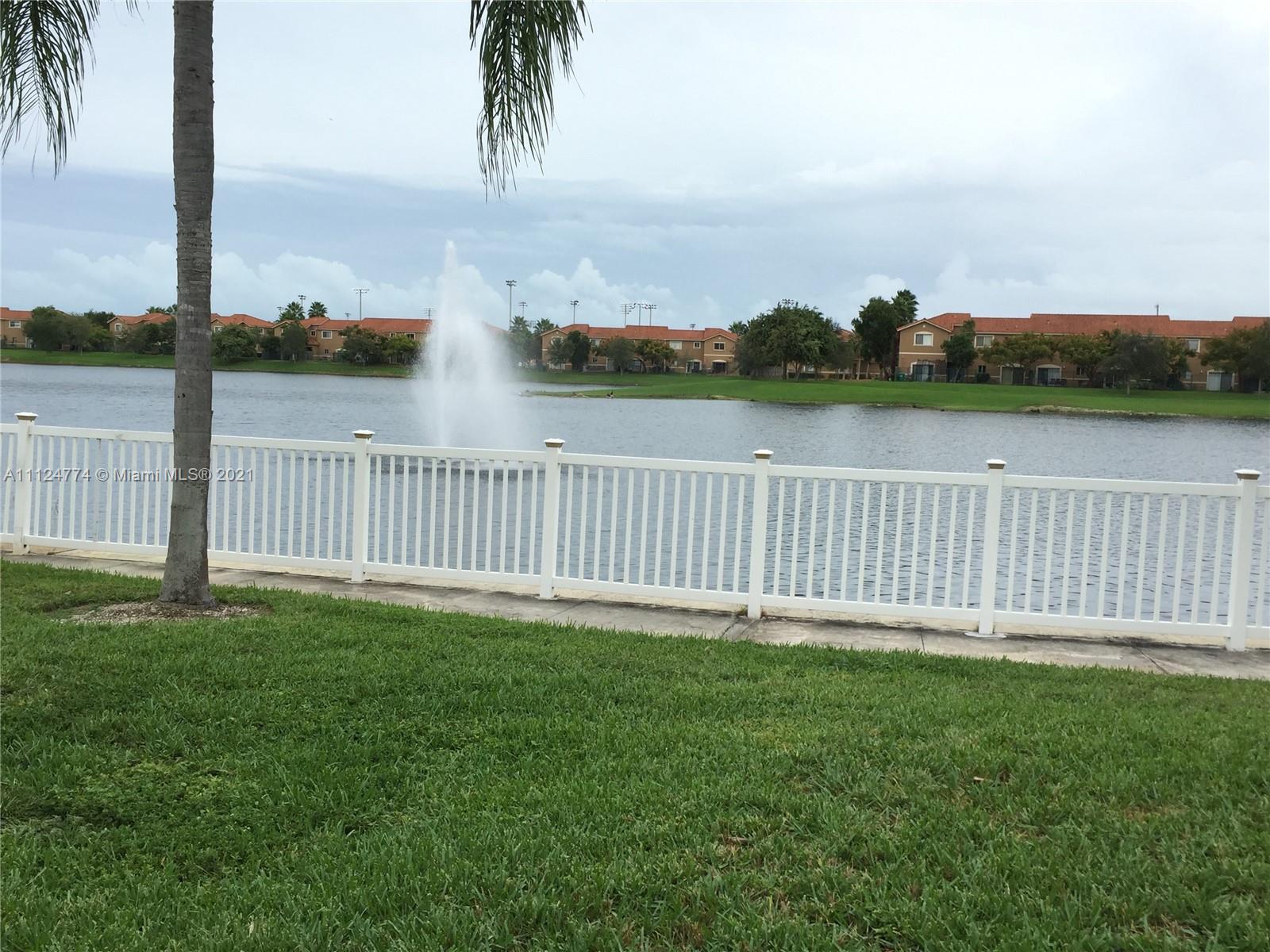 LE CLUB AT OLD CUTLER CON - Residential Lease