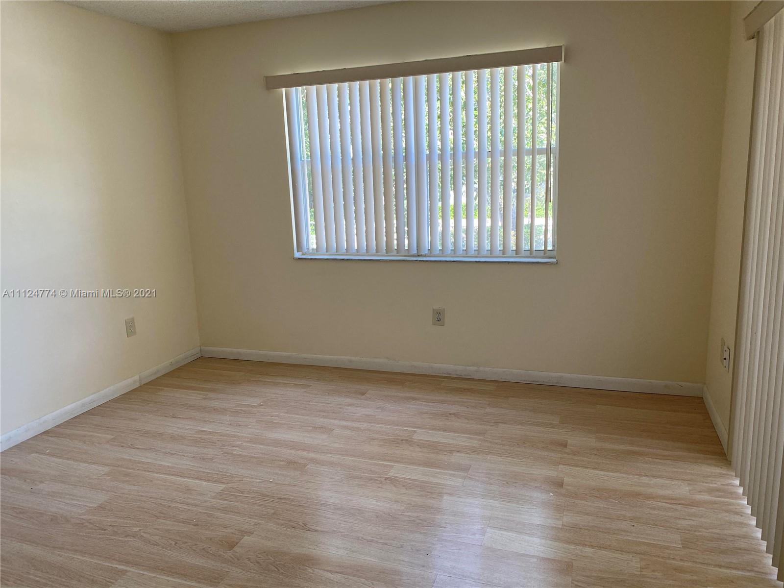 LE CLUB AT OLD CUTLER CON - Residential Lease
