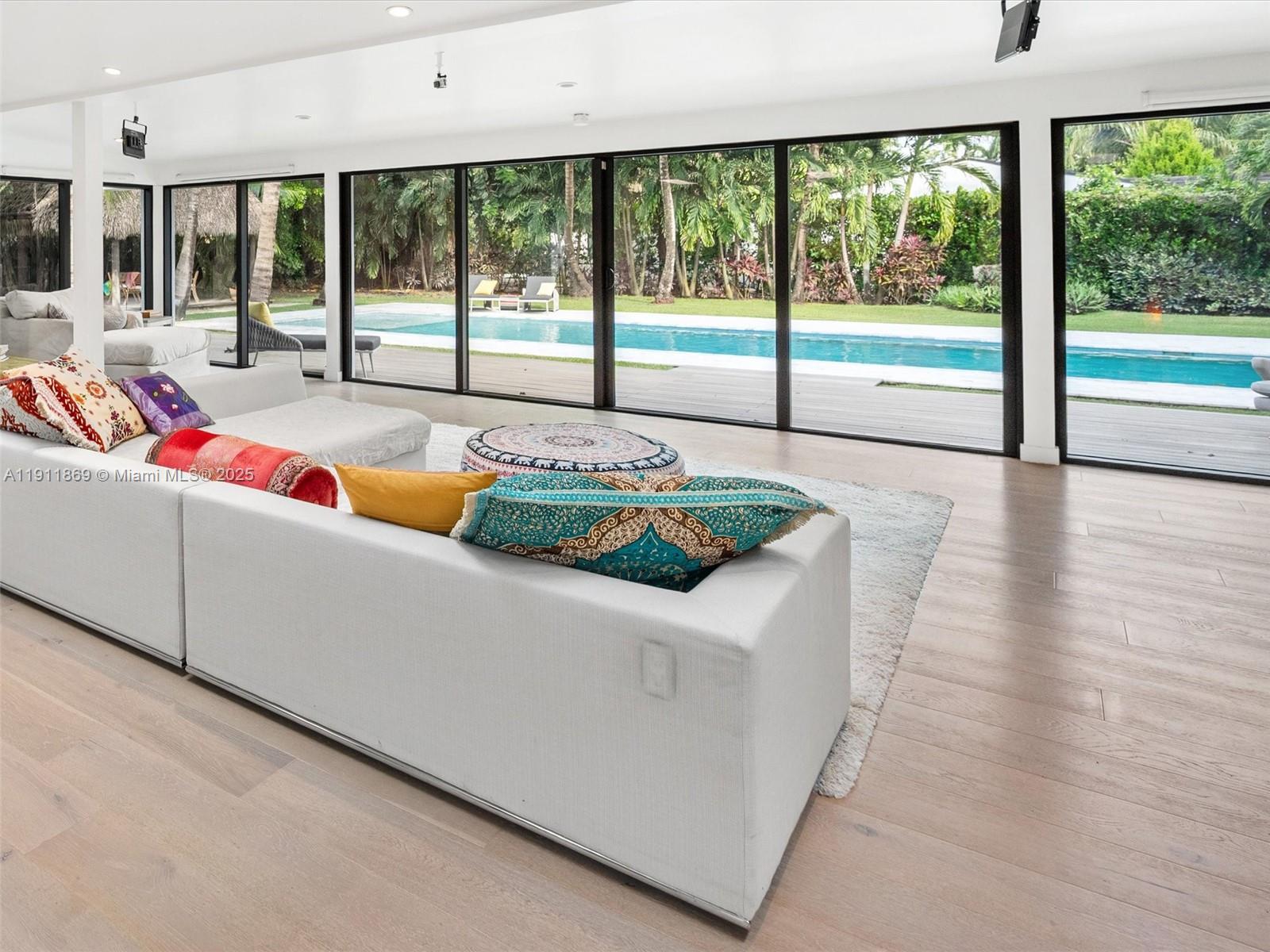 HOMEDALE - Residential