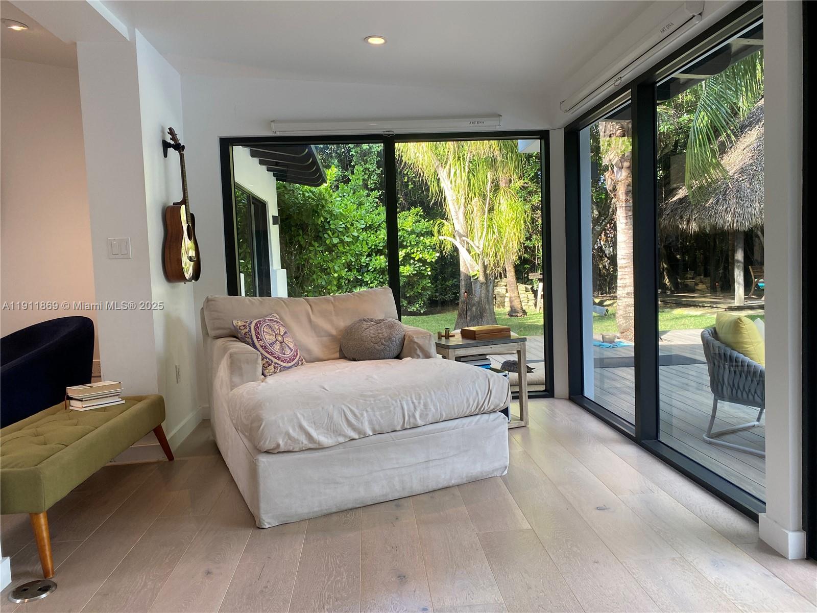 HOMEDALE - Residential