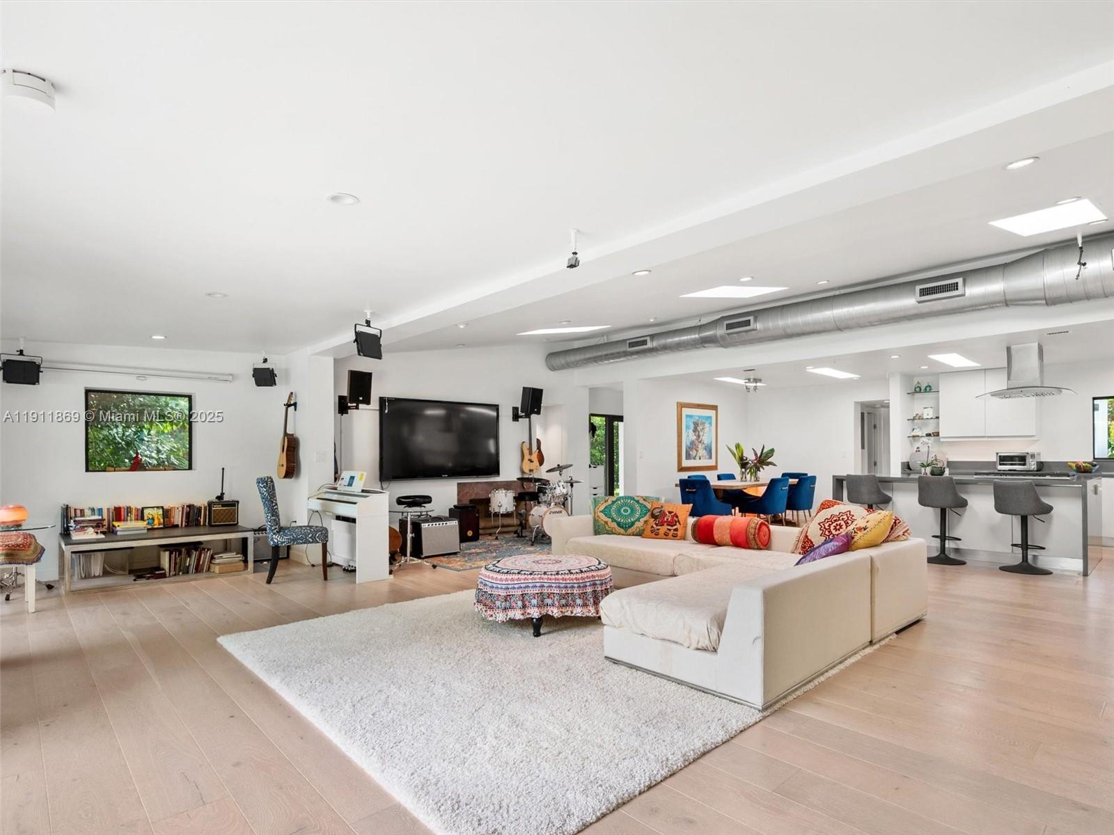 HOMEDALE - Residential