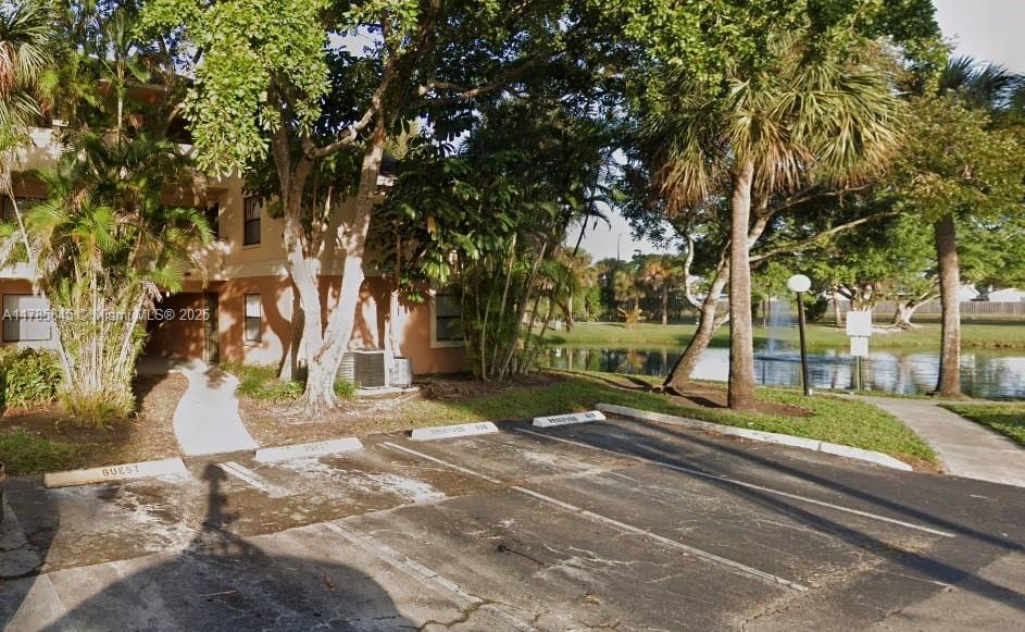 Rental Property at 9999 Summerbreeze Dr 1016, Sunrise, Miami-Dade County, Florida - Bedrooms: 2 
Bathrooms: 2  - $2,100 MO.
