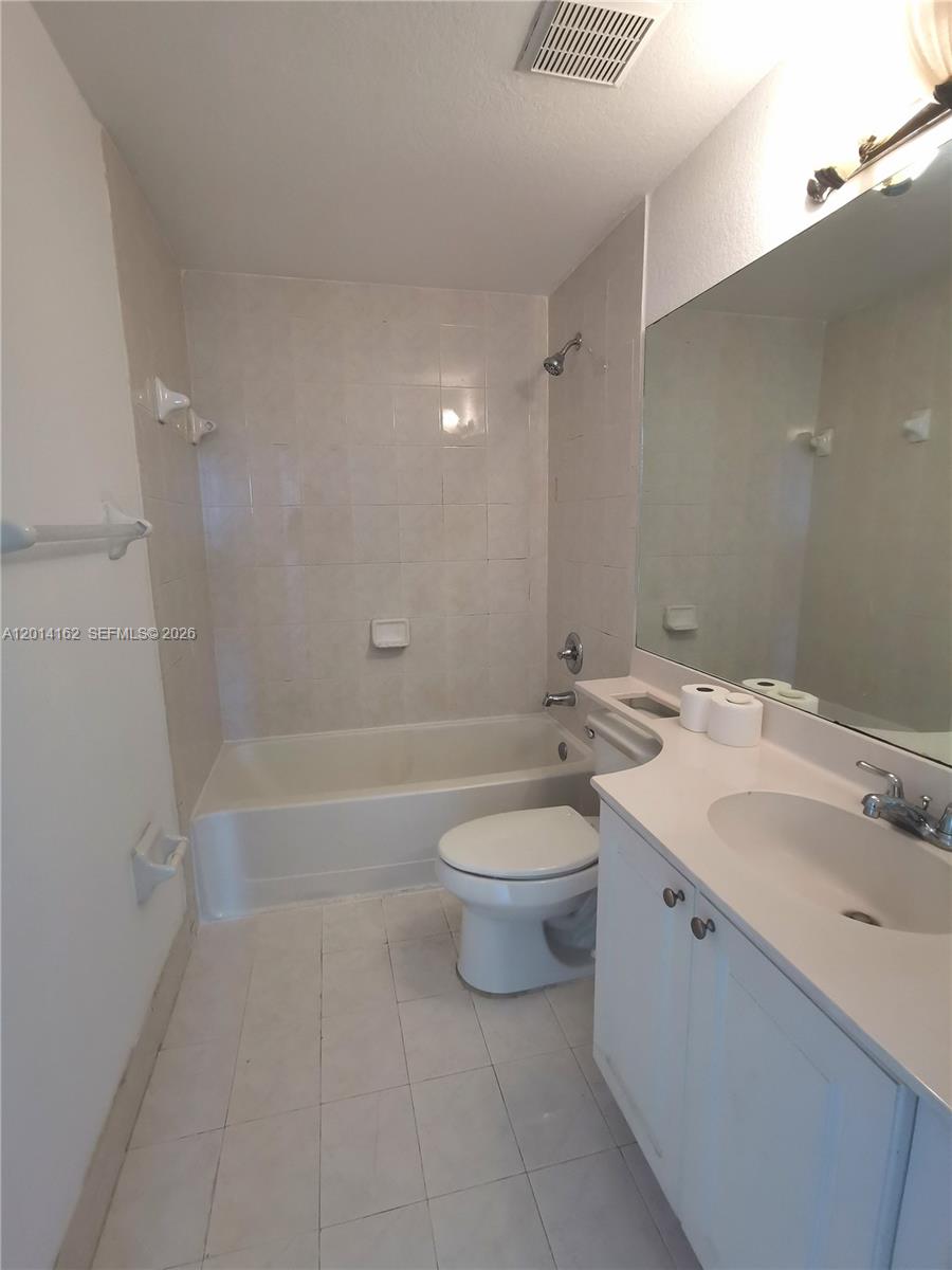 VENETIA VILLAS CONDO - Residential