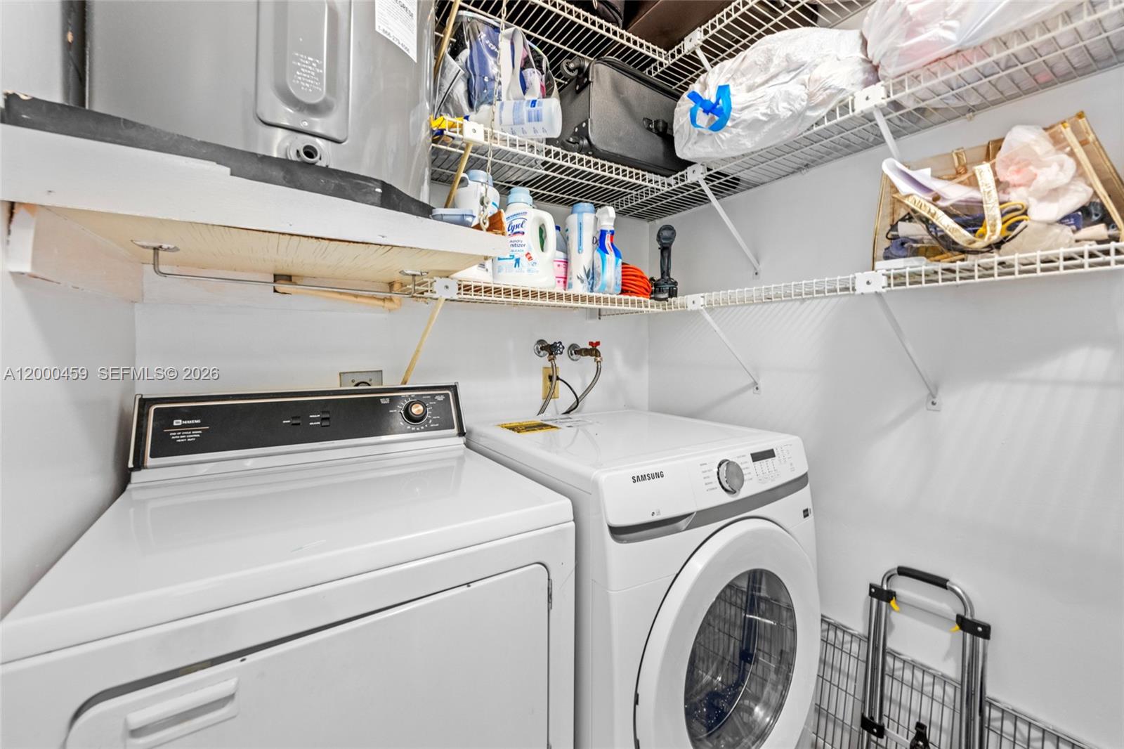 LA PINATA CONDO - Residential