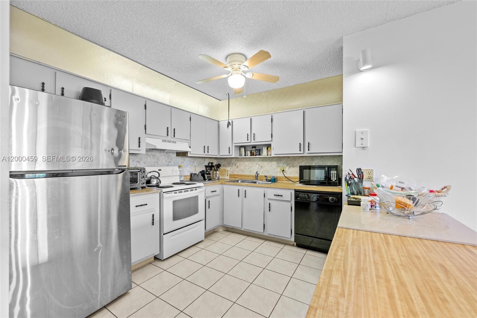 LA PINATA CONDO - Residential