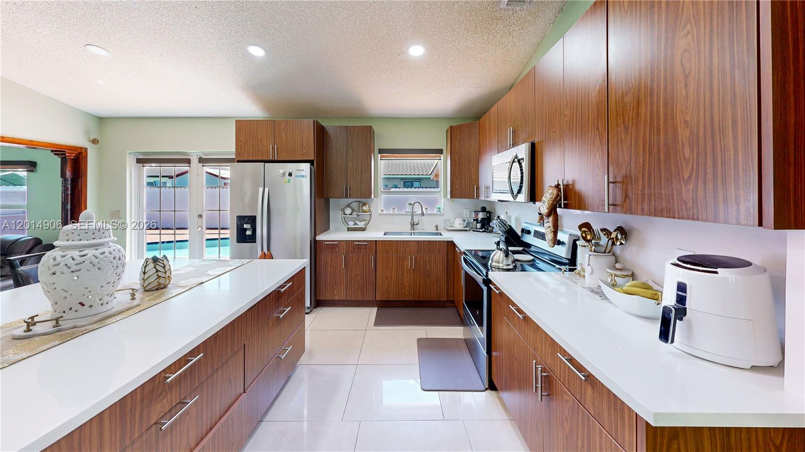 CAMBRIDGE ESTATES - Residential