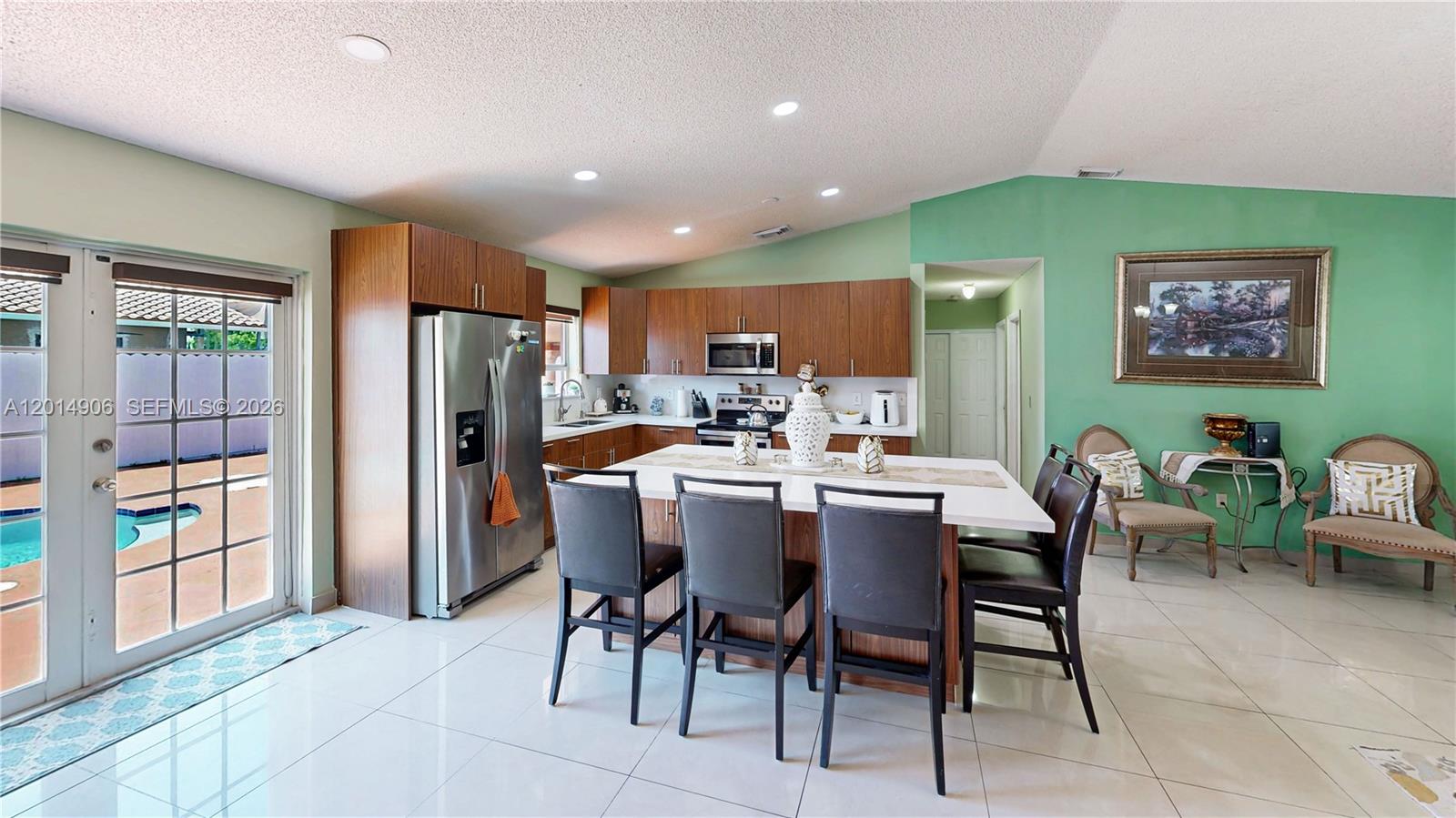 CAMBRIDGE ESTATES - Residential