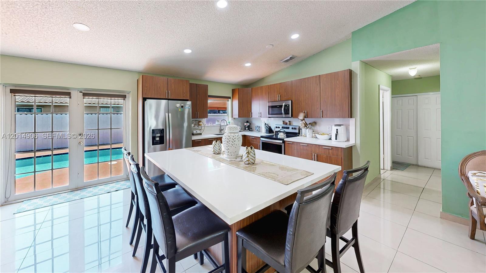 CAMBRIDGE ESTATES - Residential