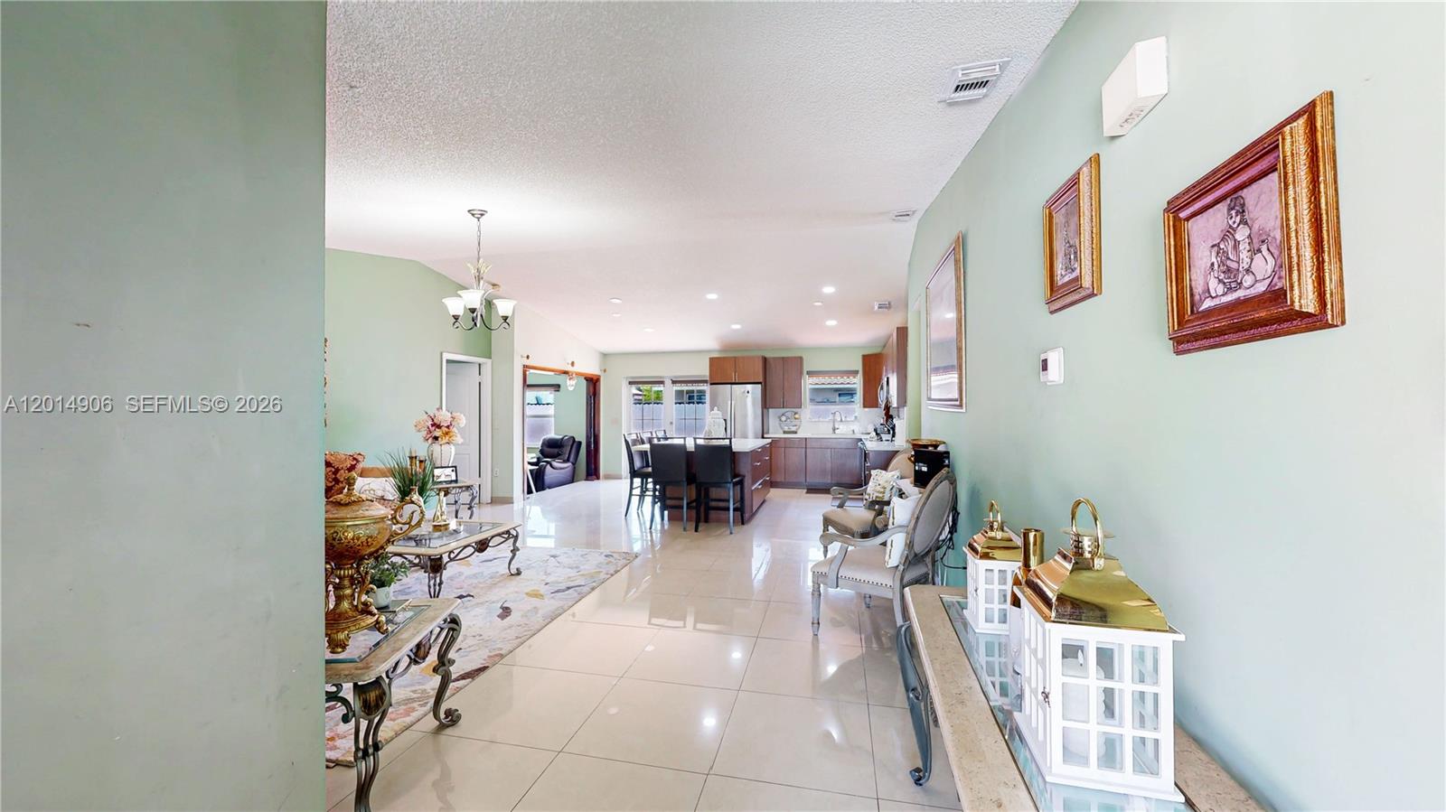 CAMBRIDGE ESTATES - Residential