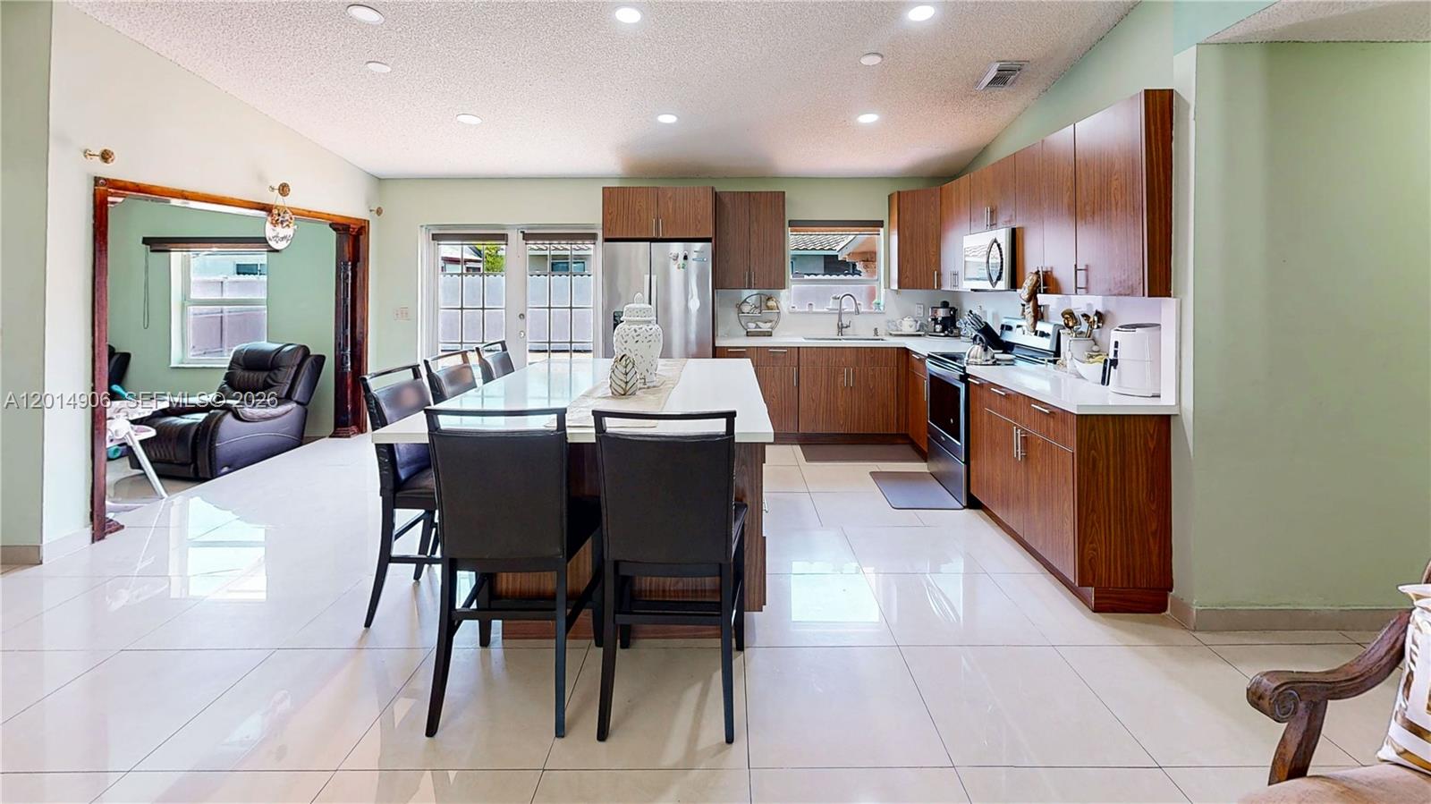 CAMBRIDGE ESTATES - Residential