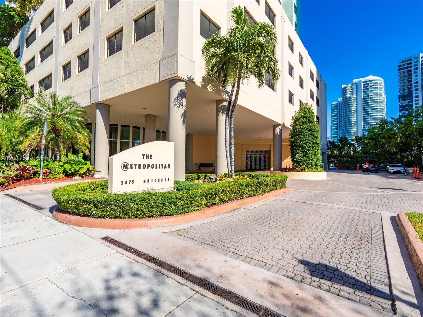 THE METROPOLITAN CONDO - Residential