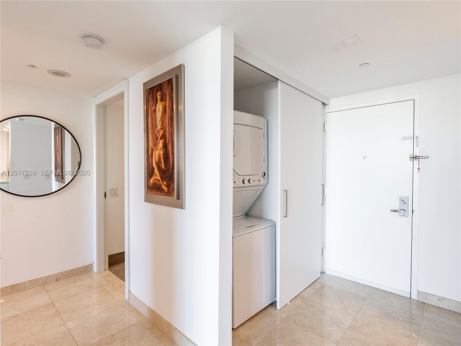 THE METROPOLITAN CONDO - Residential