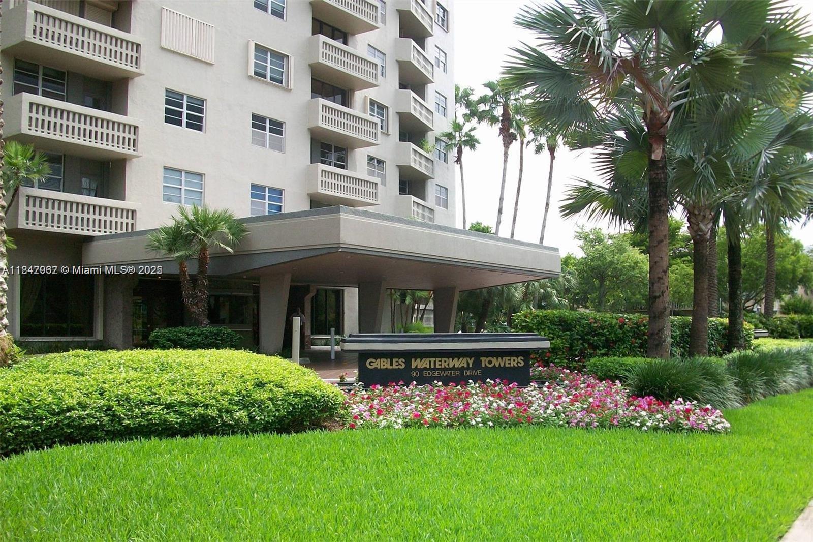 90 Edgewater Dr 514