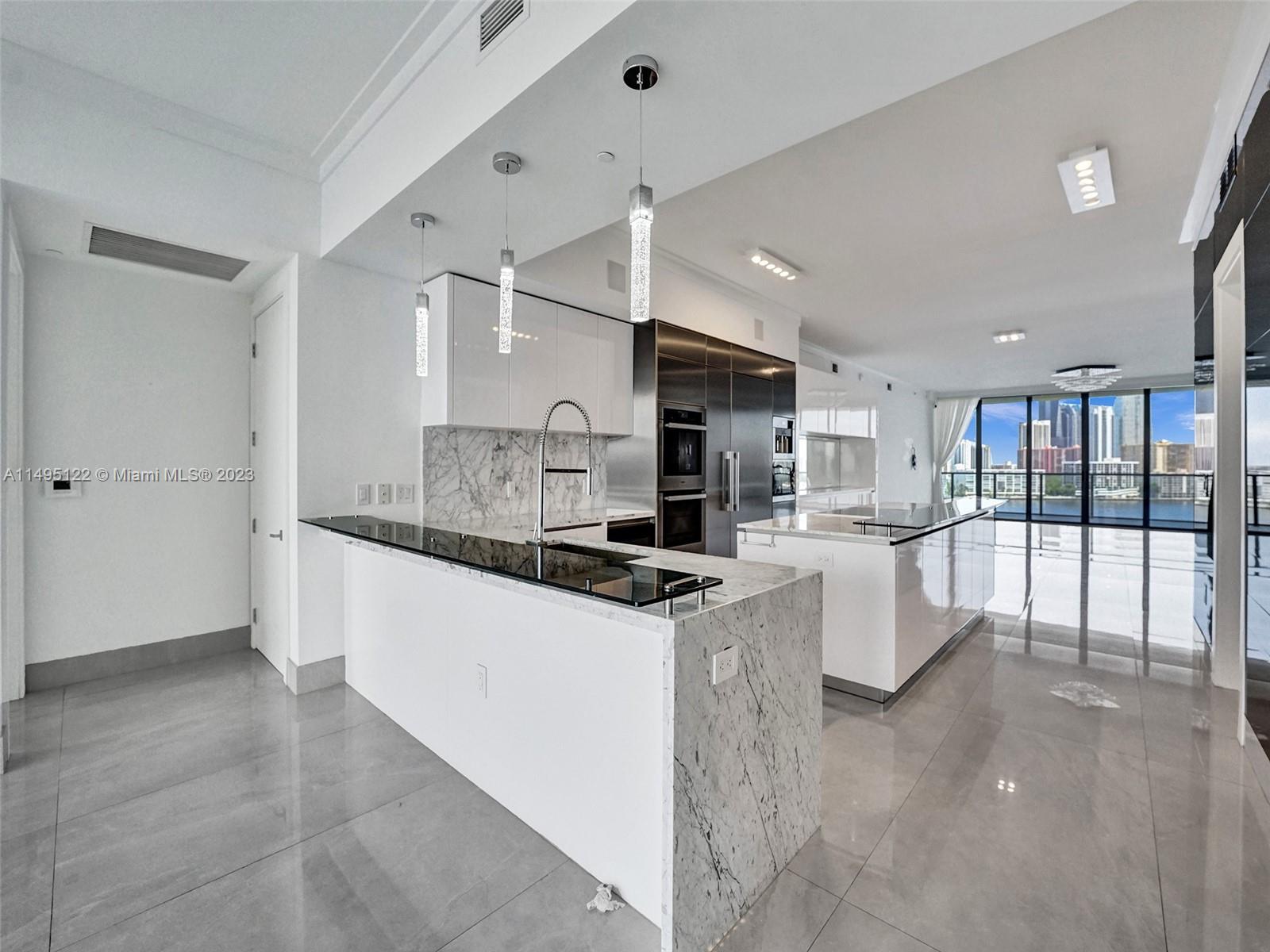 PRIVE CONDO - Residential