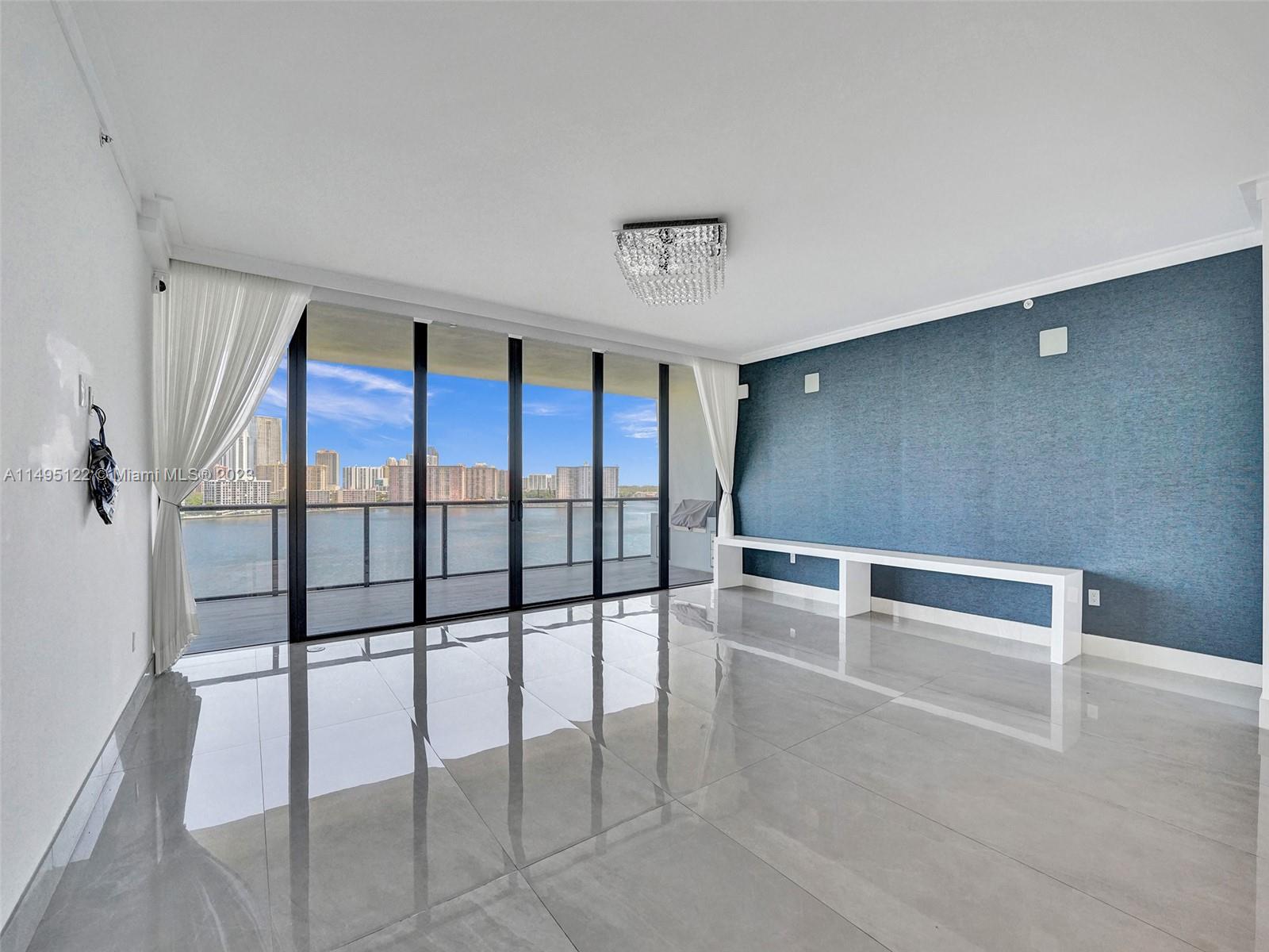 PRIVE CONDO - Residential