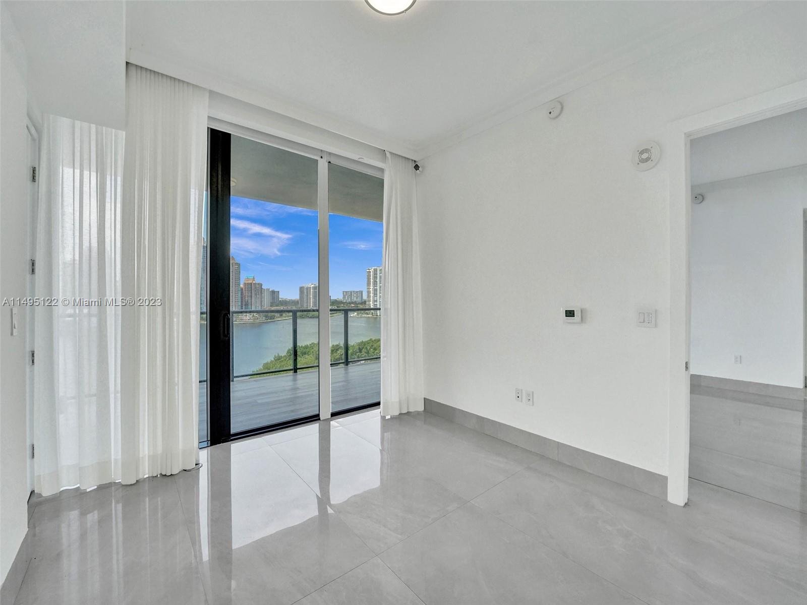 PRIVE CONDO - Residential