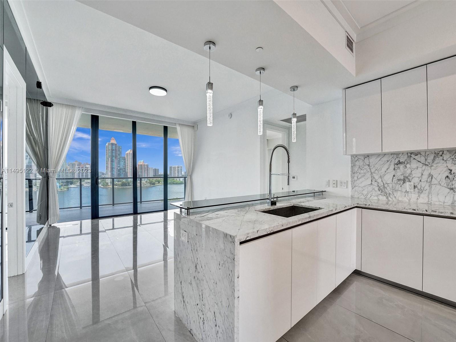 PRIVE CONDO - Residential