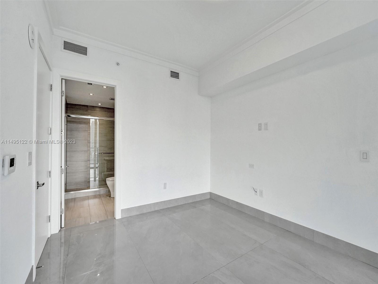 PRIVE CONDO - Residential