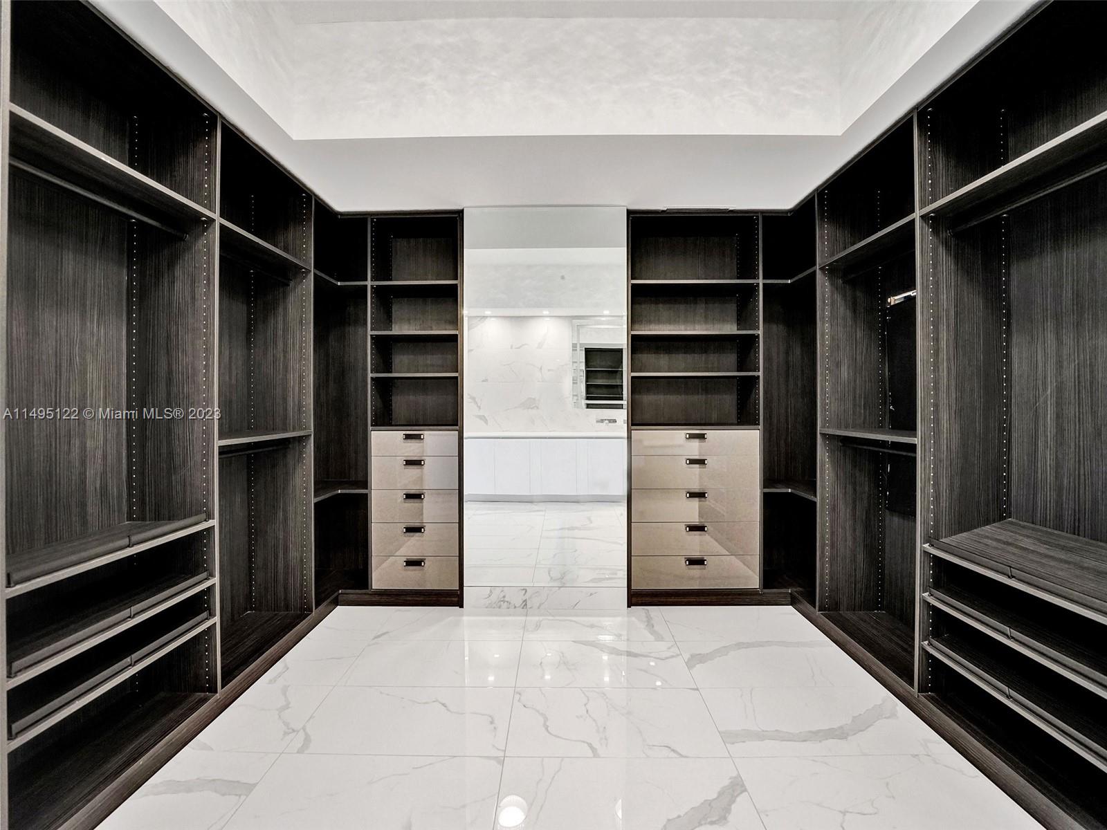 PRIVE CONDO - Residential