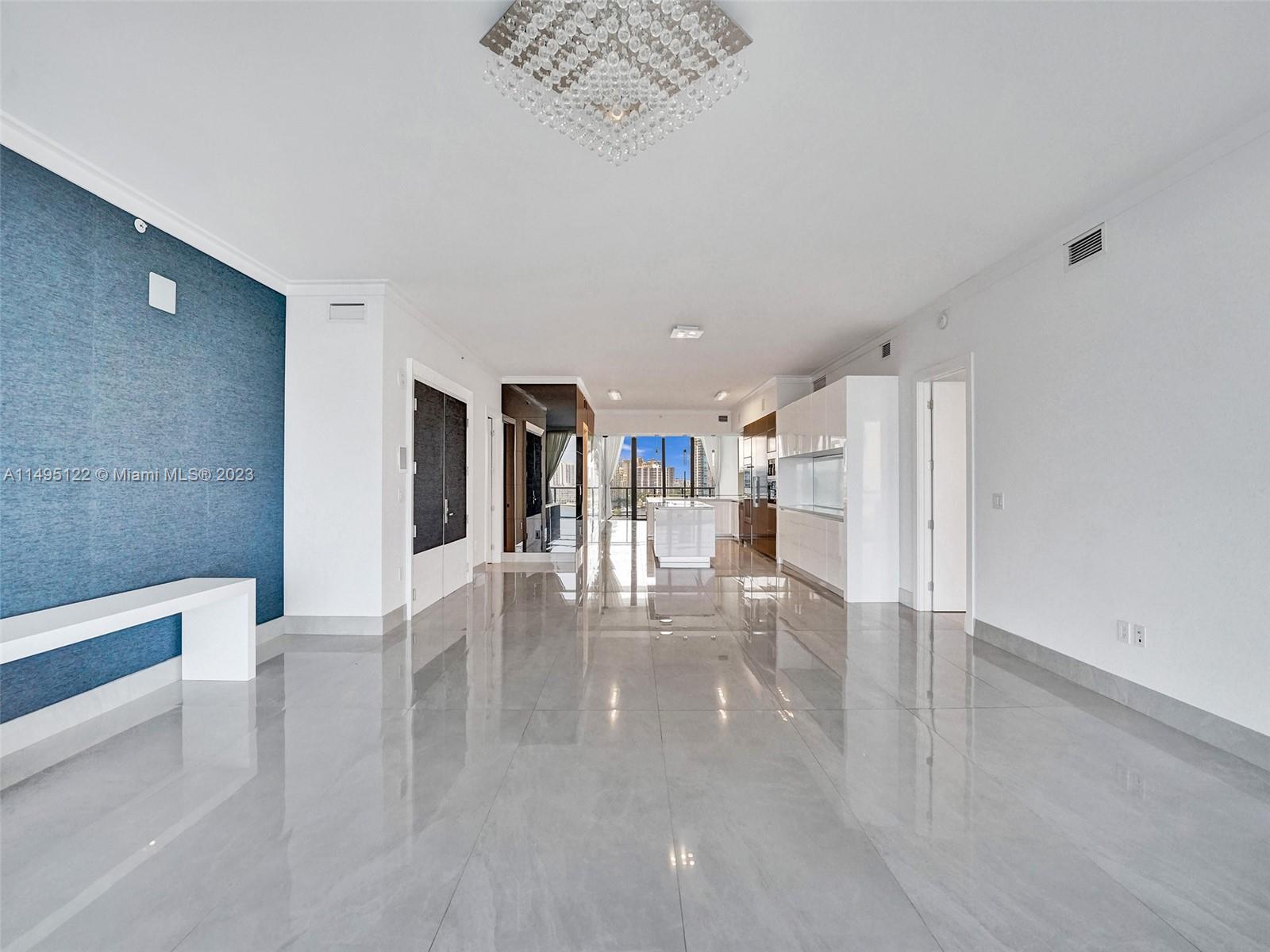 PRIVE CONDO - Residential