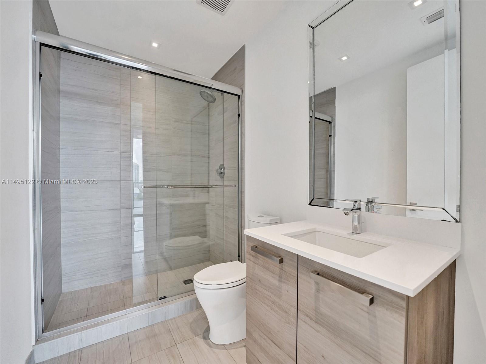 PRIVE CONDO - Residential