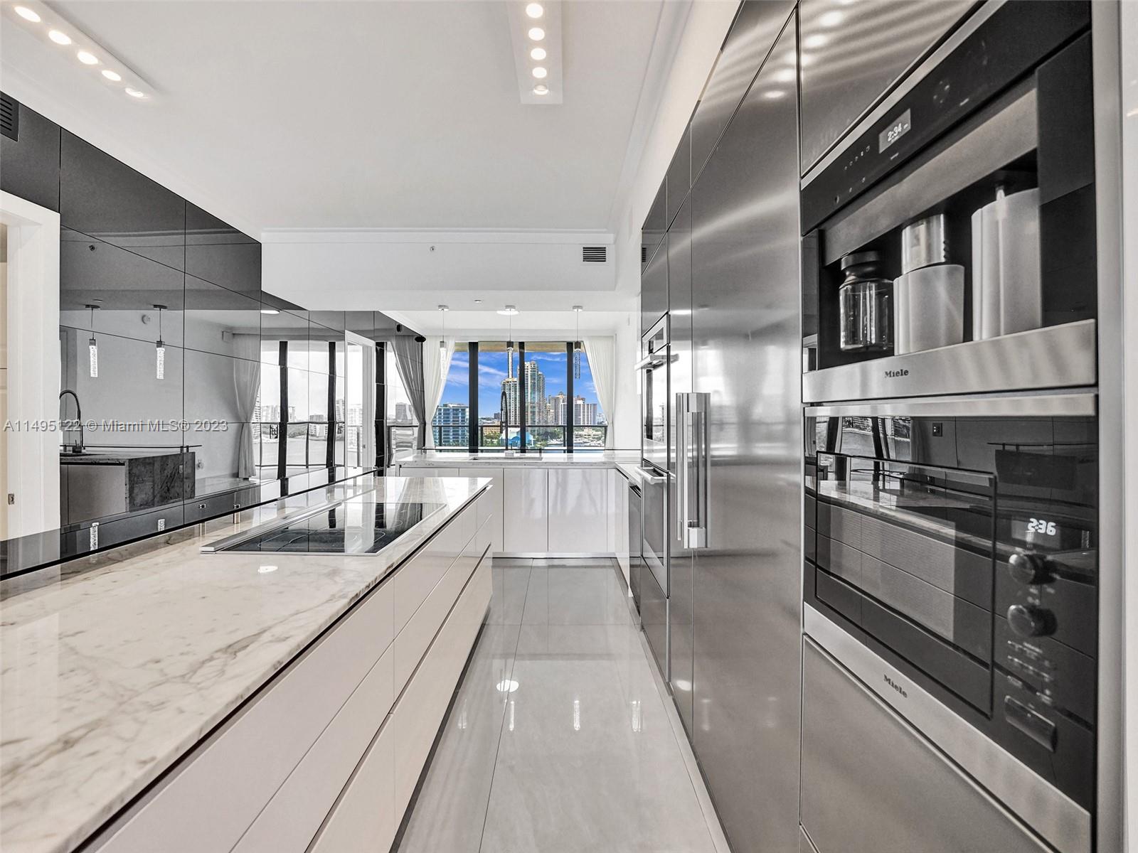 PRIVE CONDO - Residential