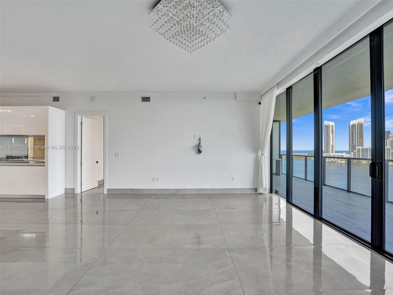 PRIVE CONDO - Residential