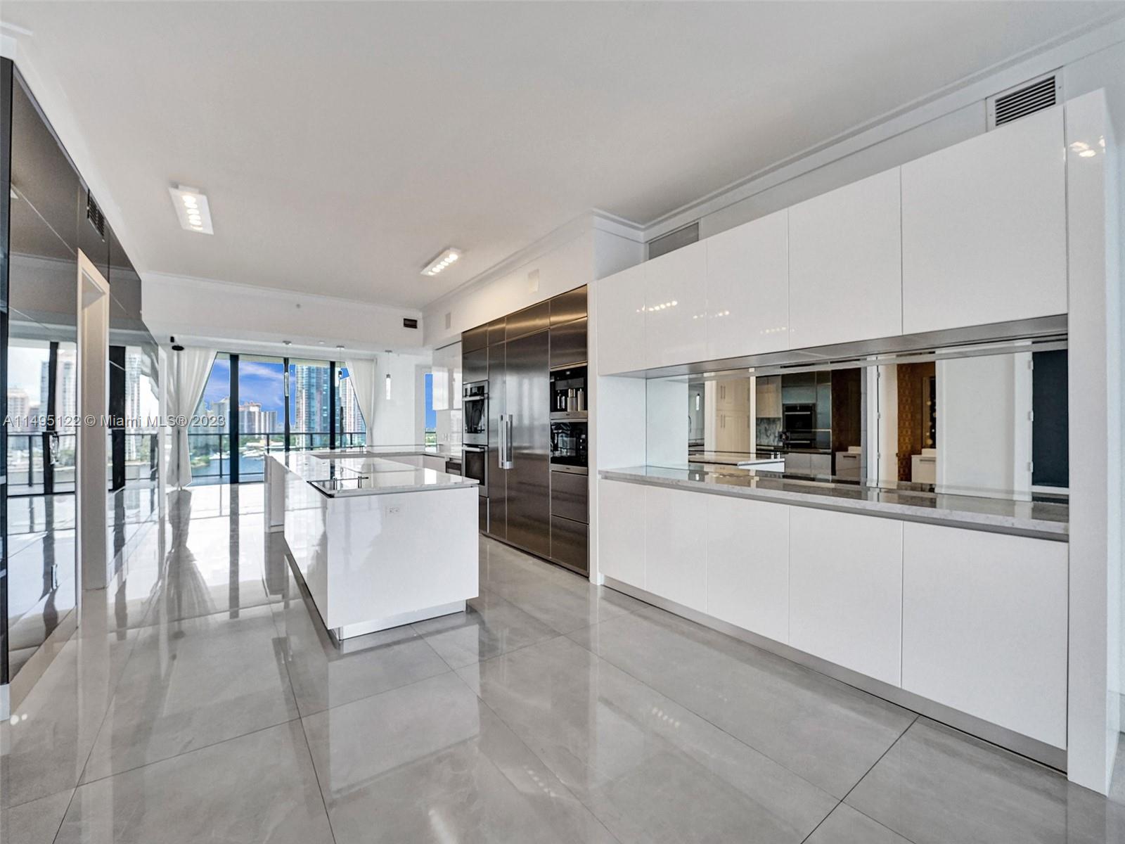 PRIVE CONDO - Residential