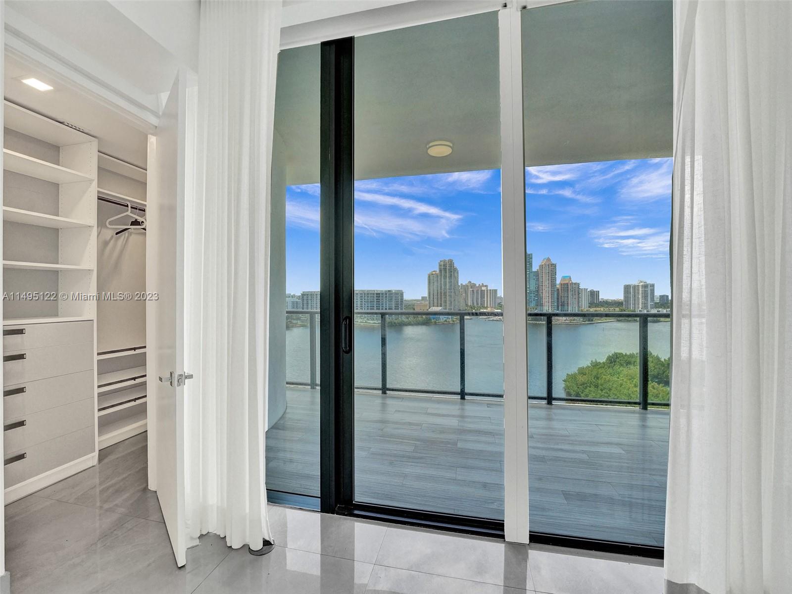 PRIVE CONDO - Residential