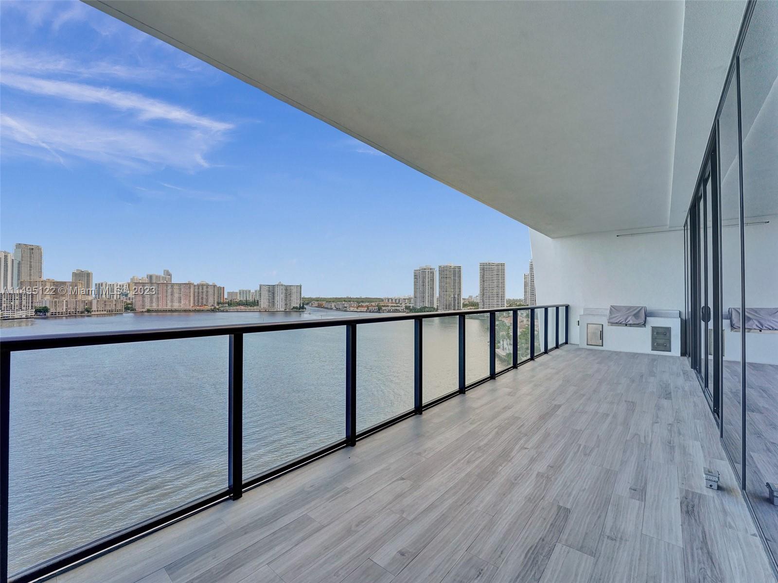 PRIVE CONDO - Residential