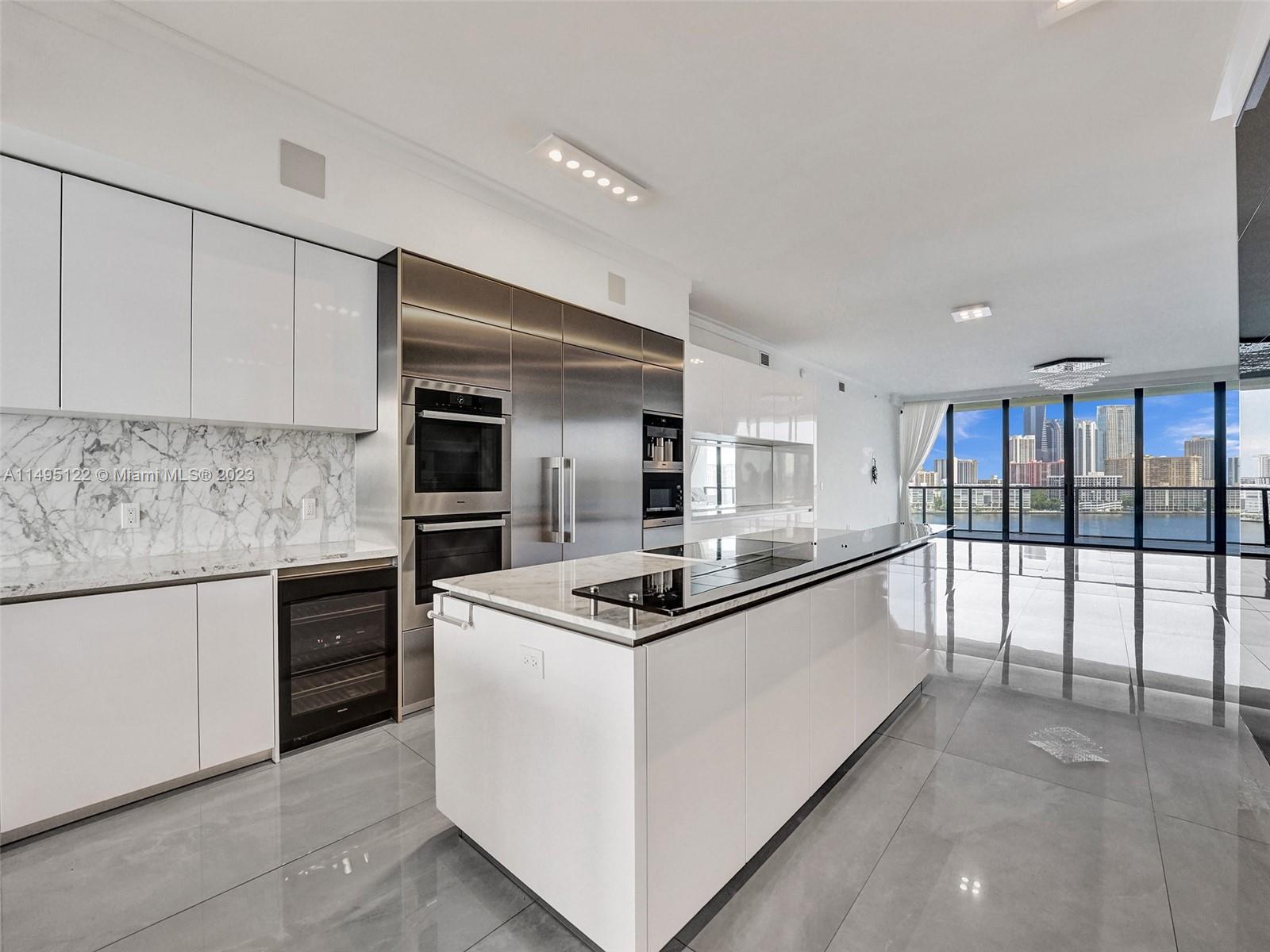 PRIVE CONDO - Residential