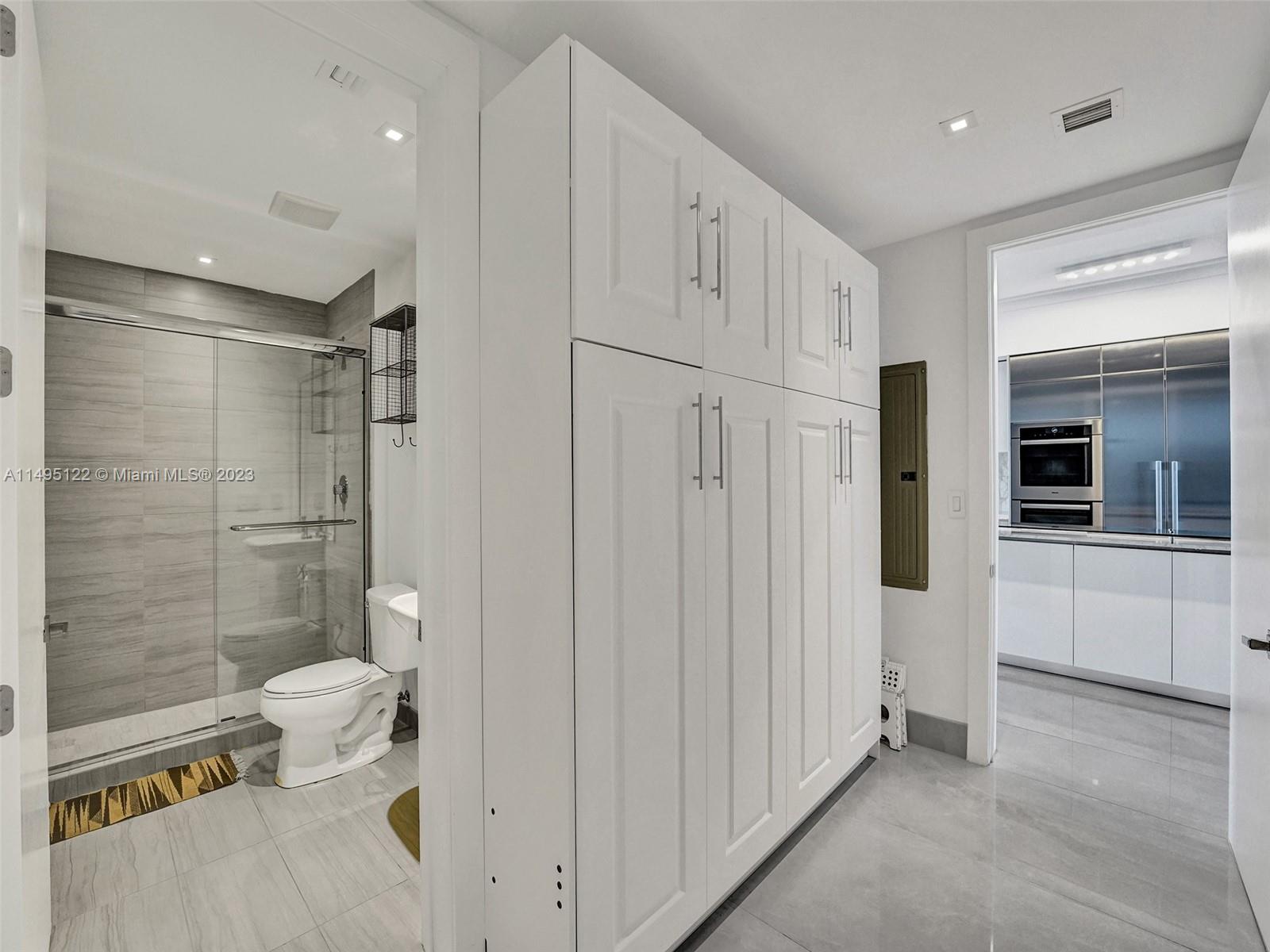 PRIVE CONDO - Residential