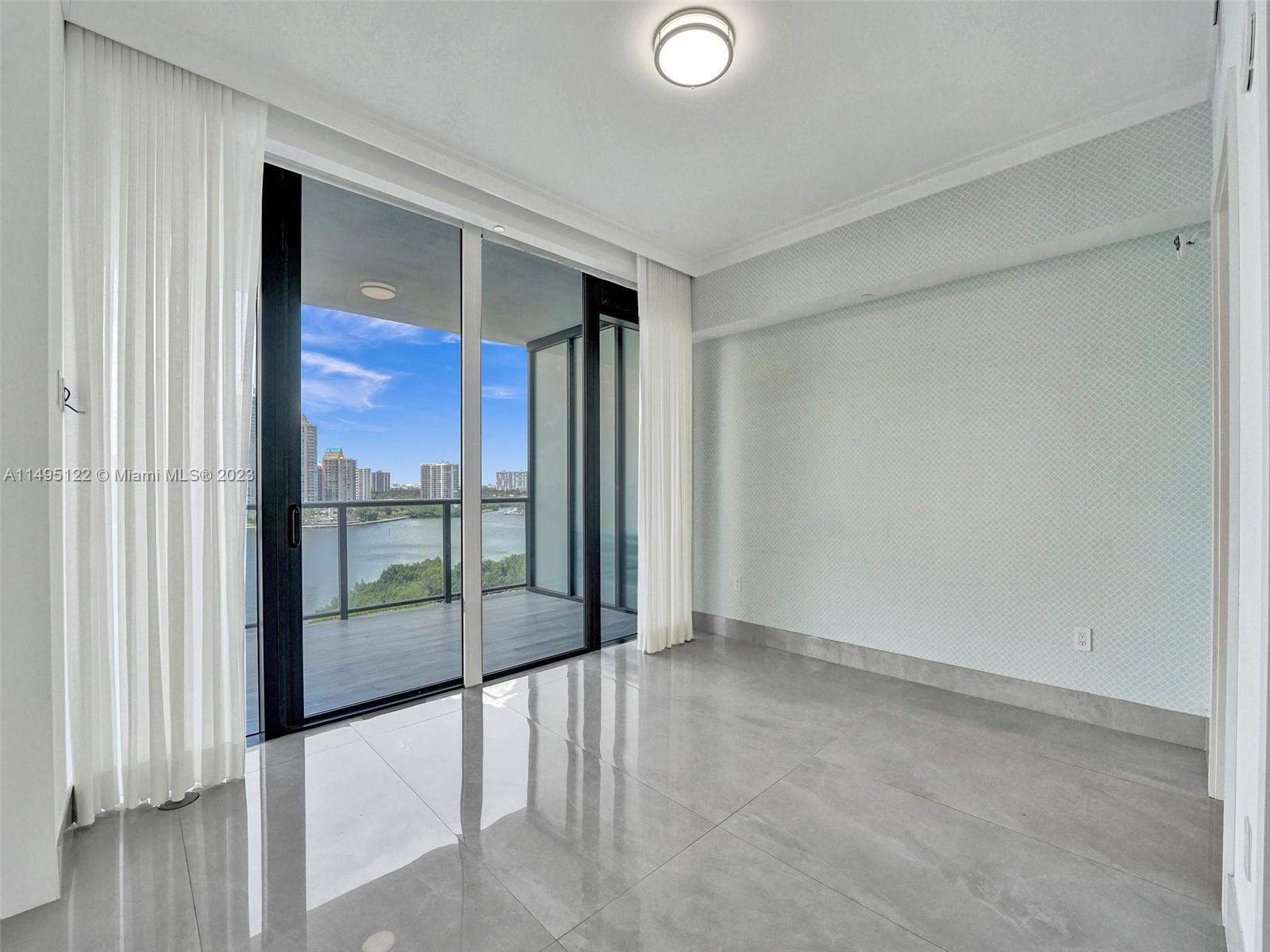 PRIVE CONDO - Residential