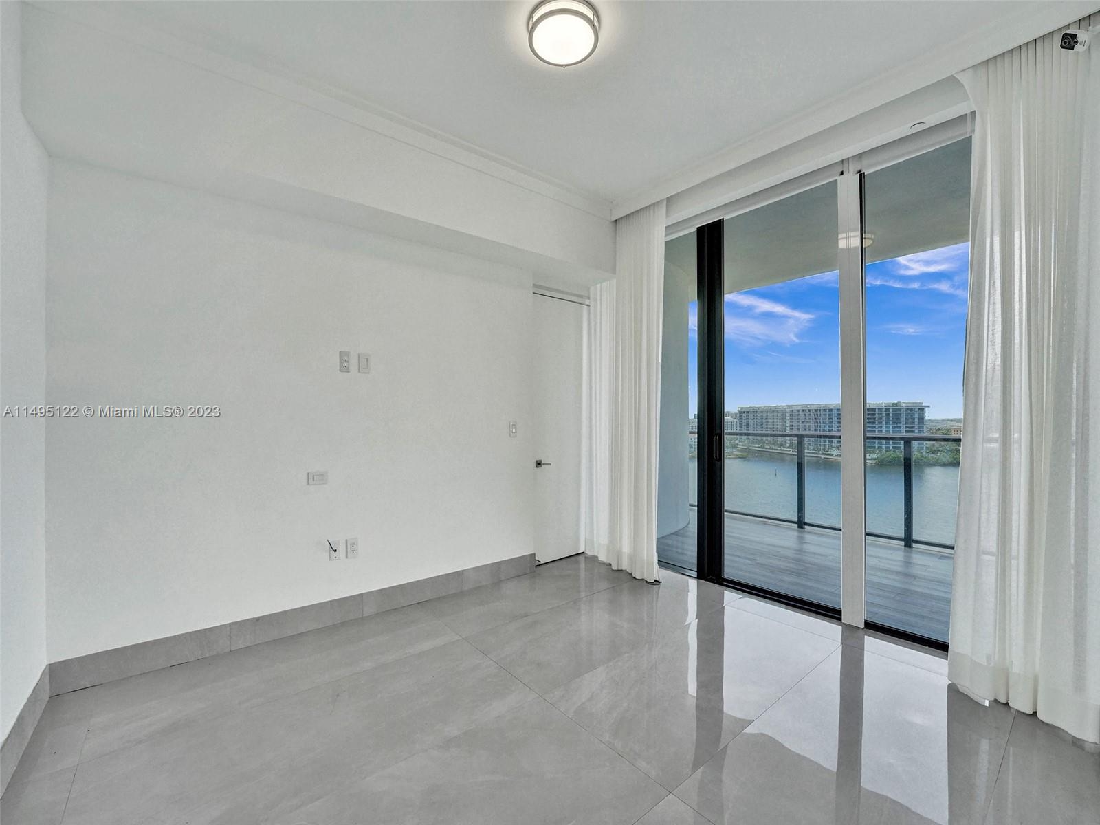 PRIVE CONDO - Residential