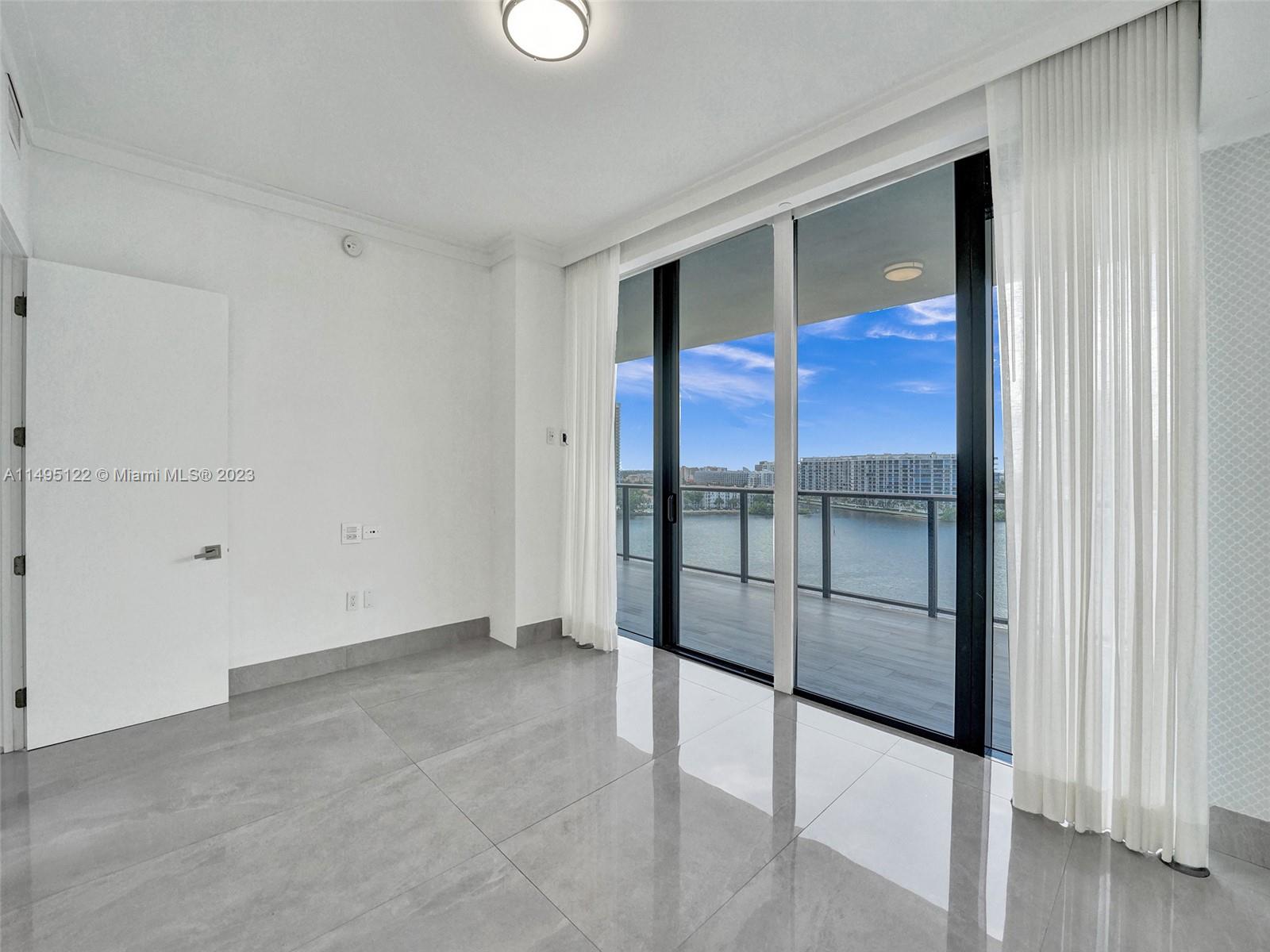 PRIVE CONDO - Residential