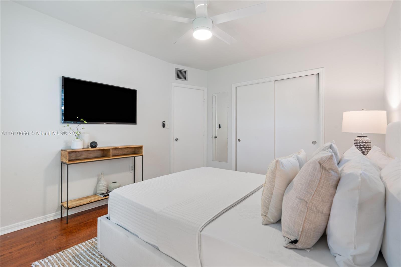 PATHWAYS CONDO - Residential