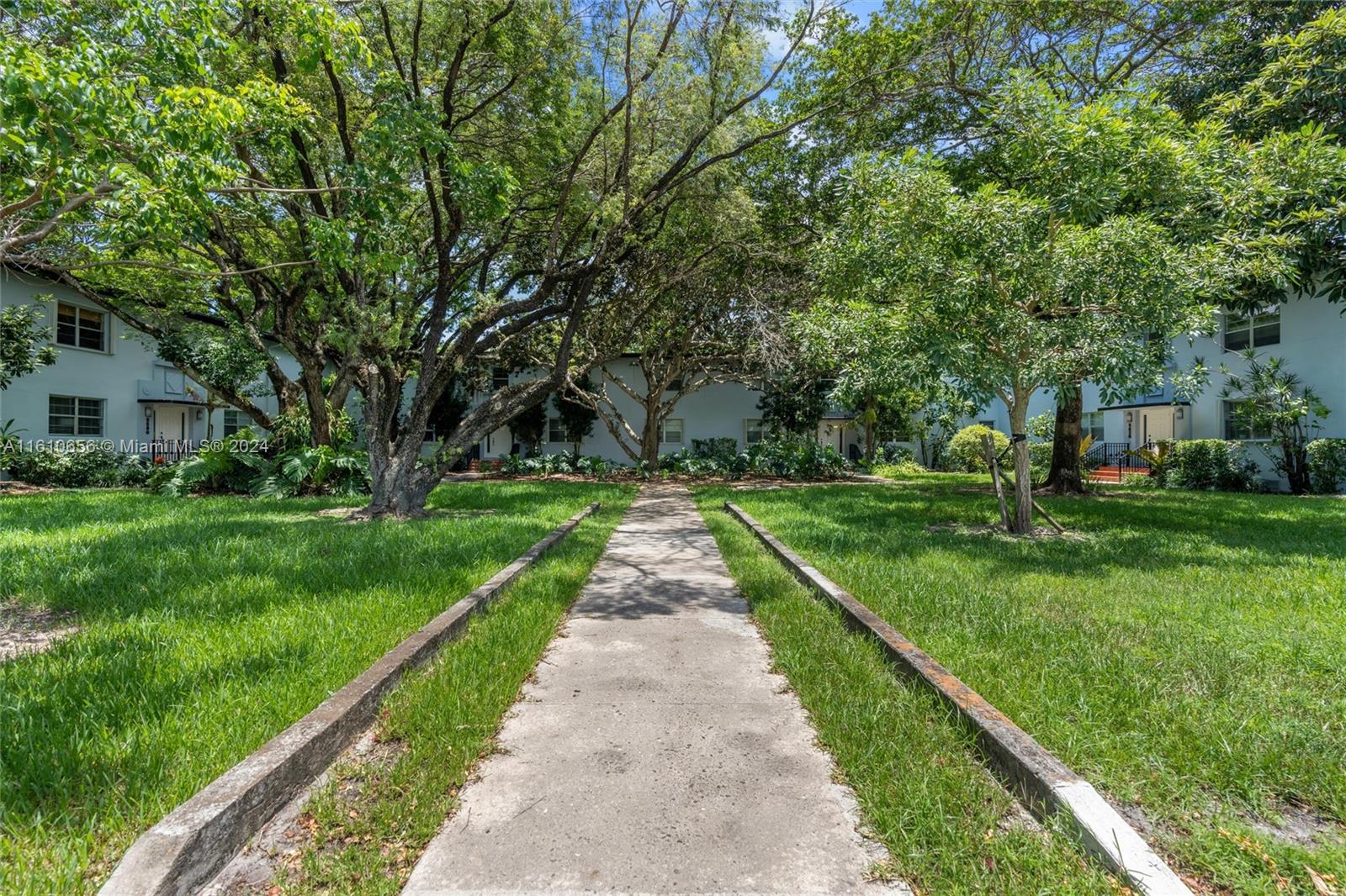 PATHWAYS CONDO - Residential