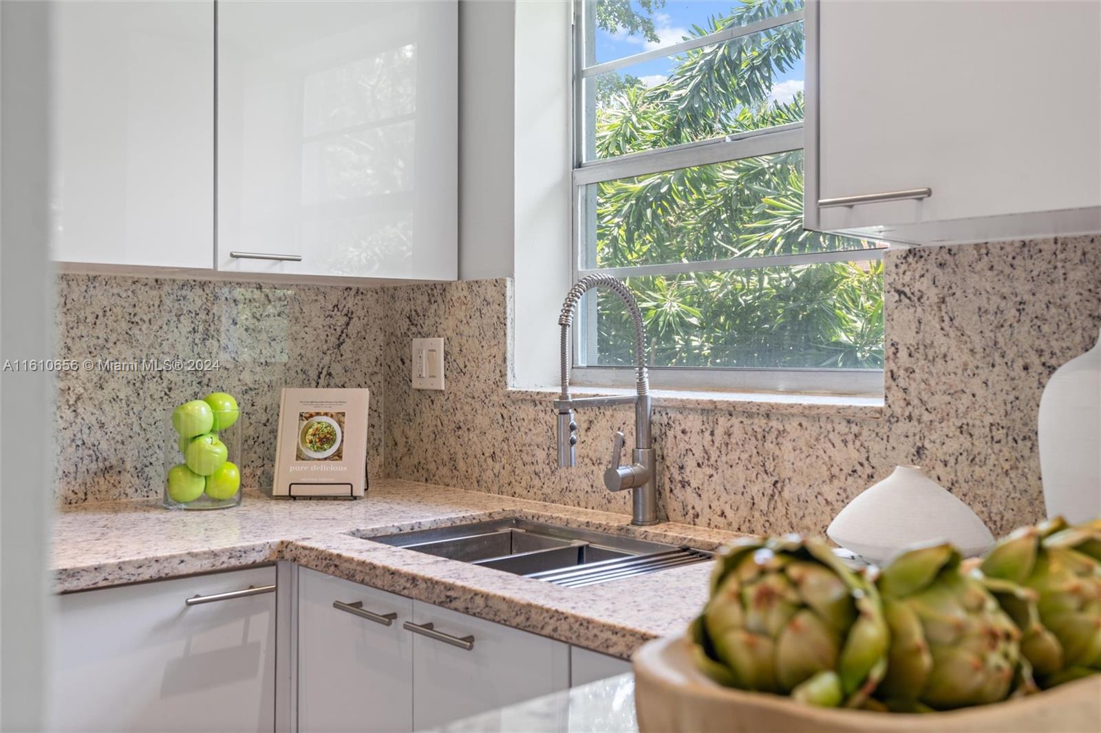 PATHWAYS CONDO - Residential