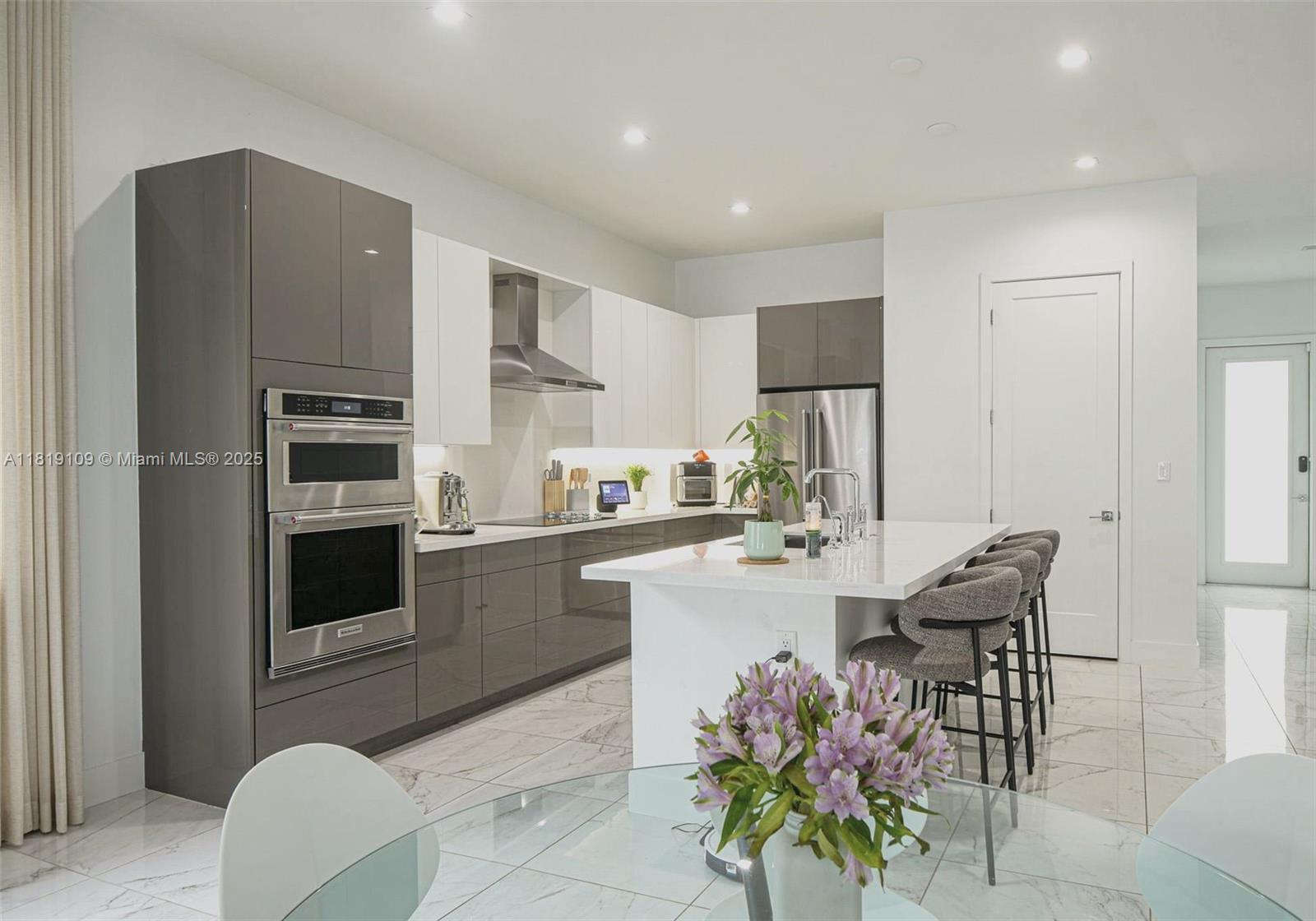 8137 NW 46th Ter