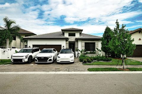 8137 NW 46th Ter Doral FL 33166