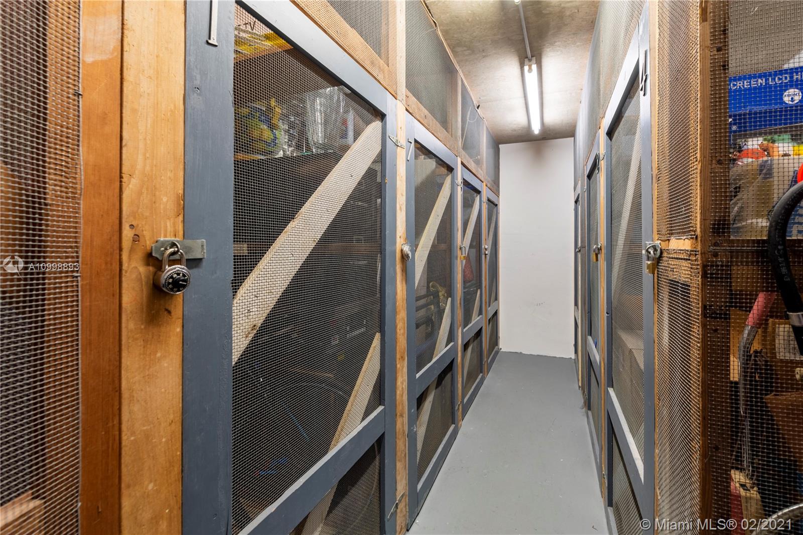 COASTAL HOUSE CONDO - Residential