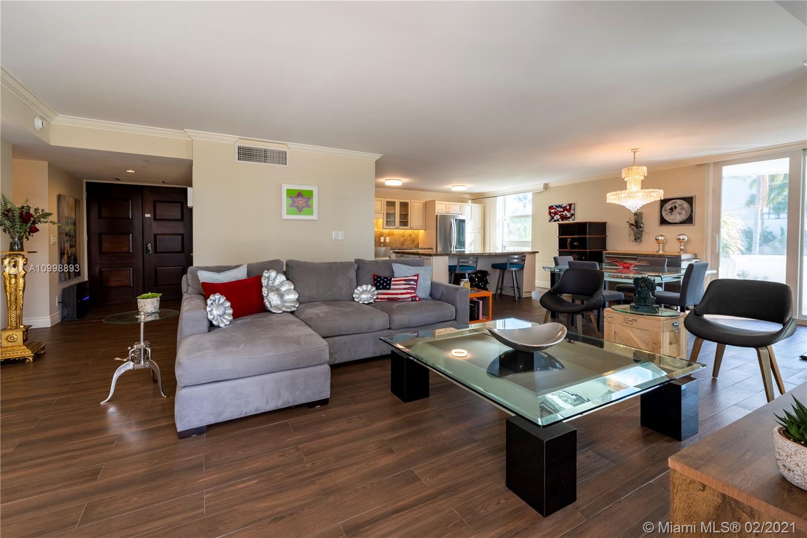 COASTAL HOUSE CONDO - Residential