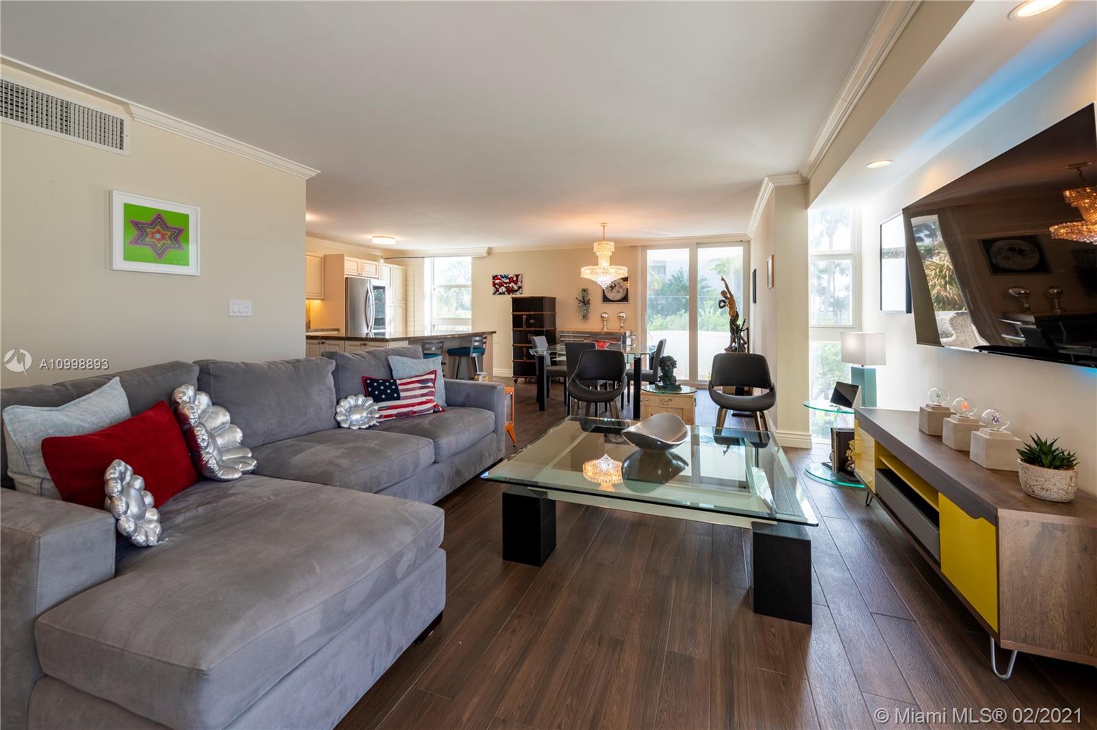 COASTAL HOUSE CONDO - Residential