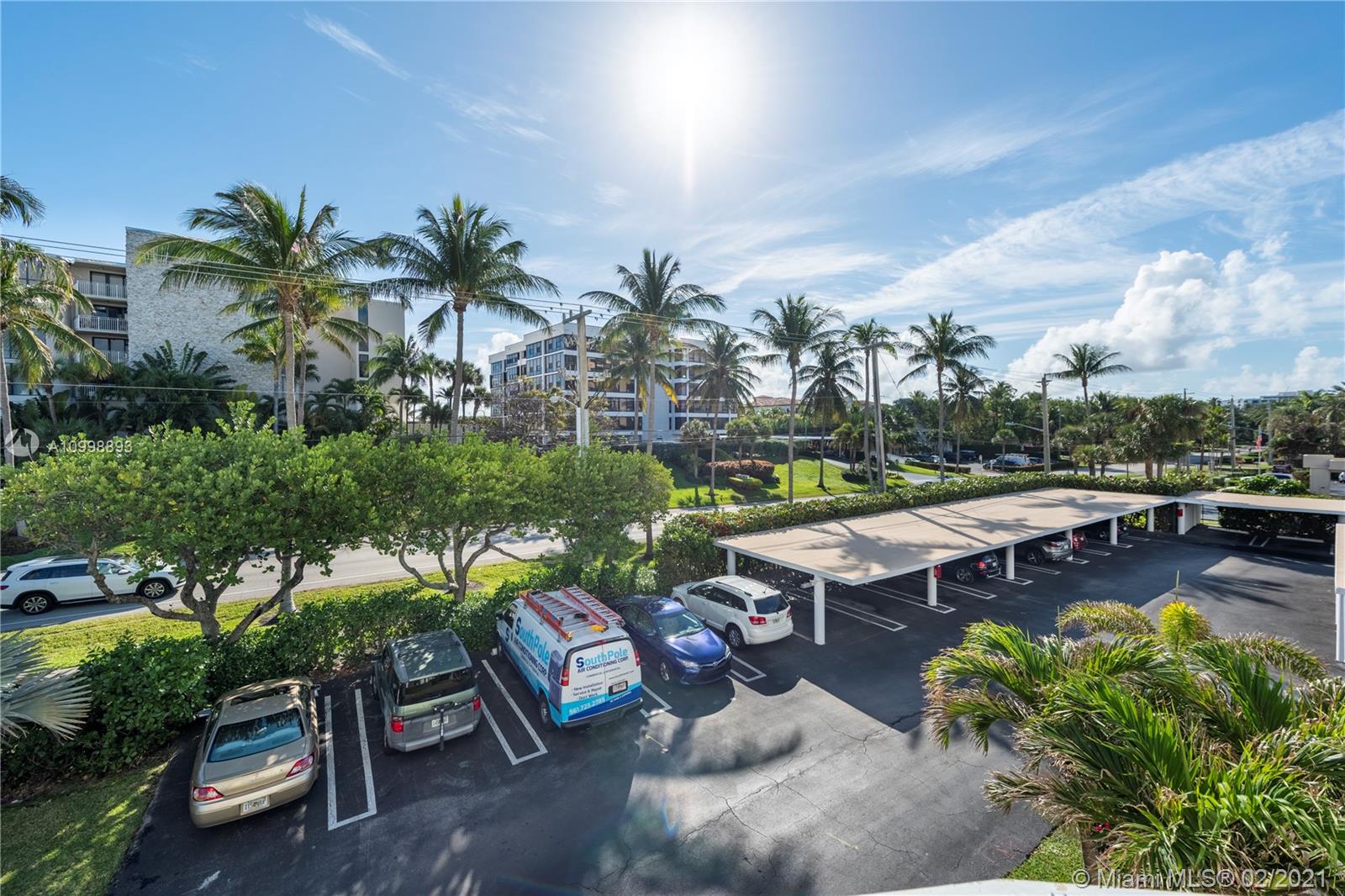 COASTAL HOUSE CONDO - Residential