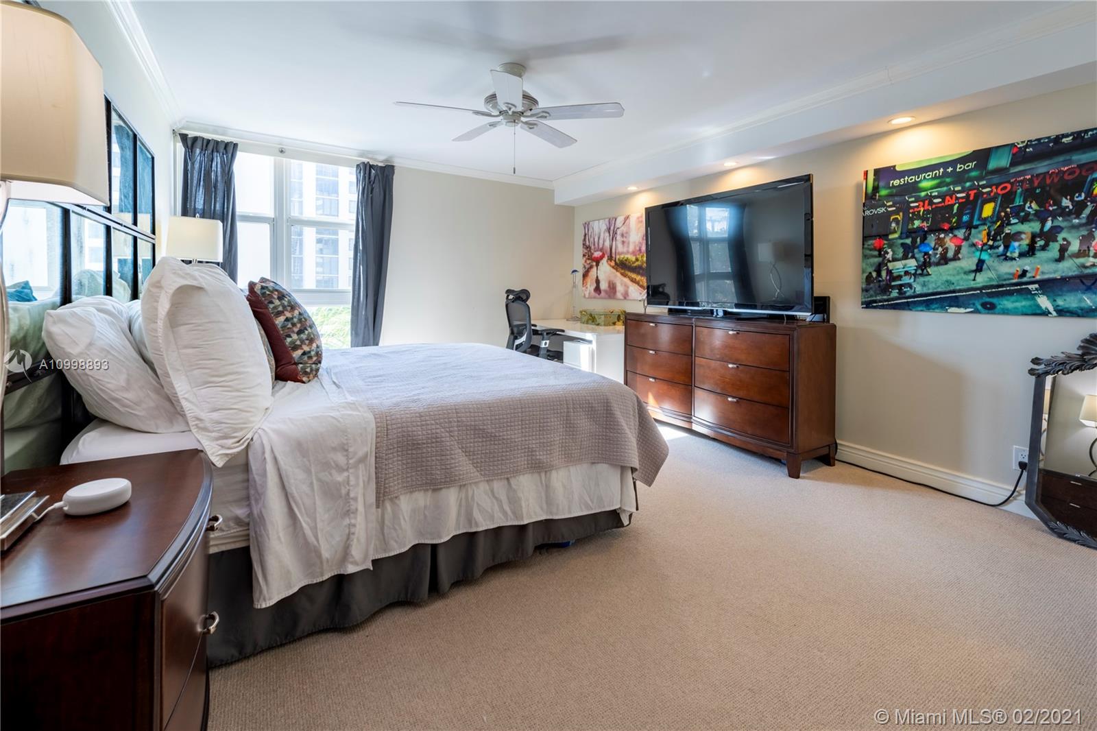 COASTAL HOUSE CONDO - Residential