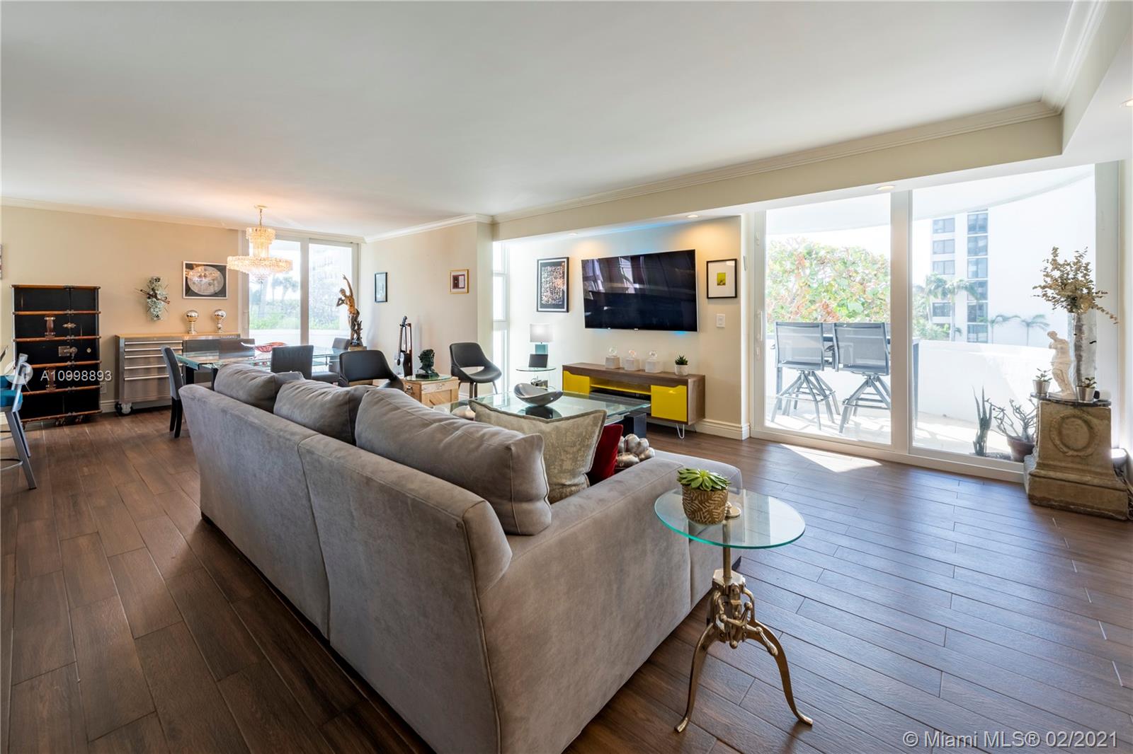 COASTAL HOUSE CONDO - Residential